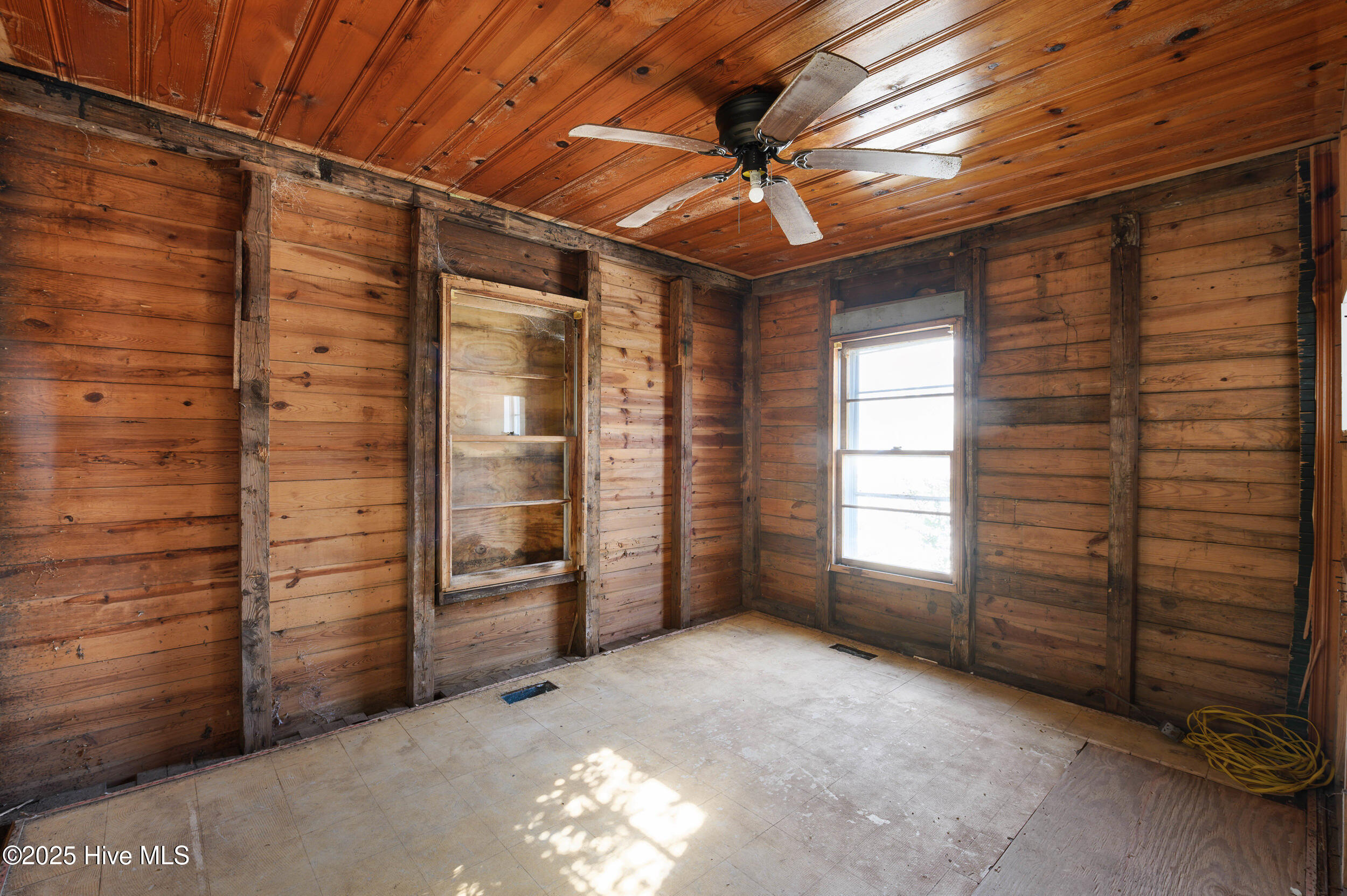 1107 Fort Fisher Boulevard N