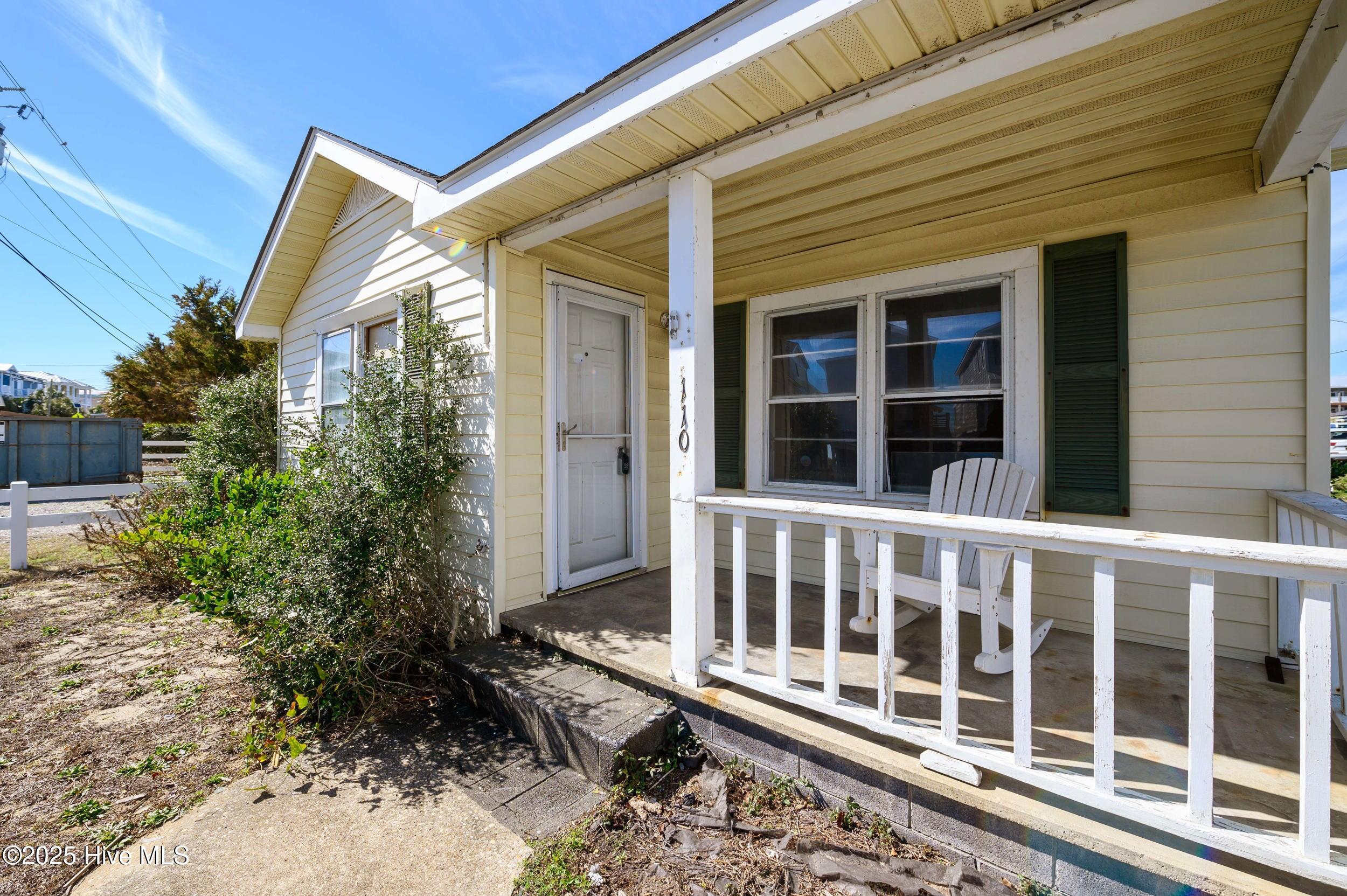 1107 Fort Fisher Boulevard N