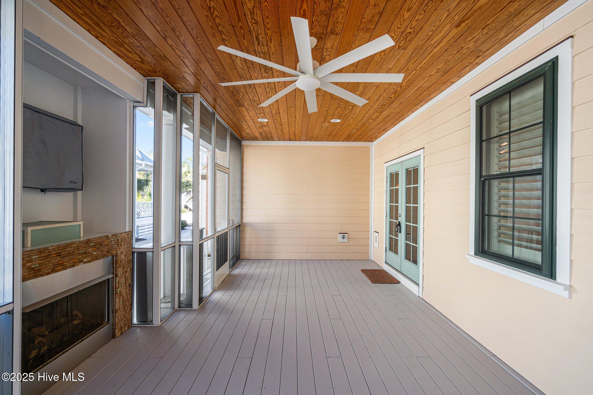 1310 Pinfish Lane