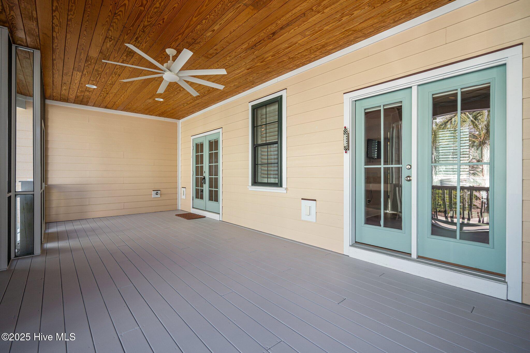 1310 Pinfish Lane