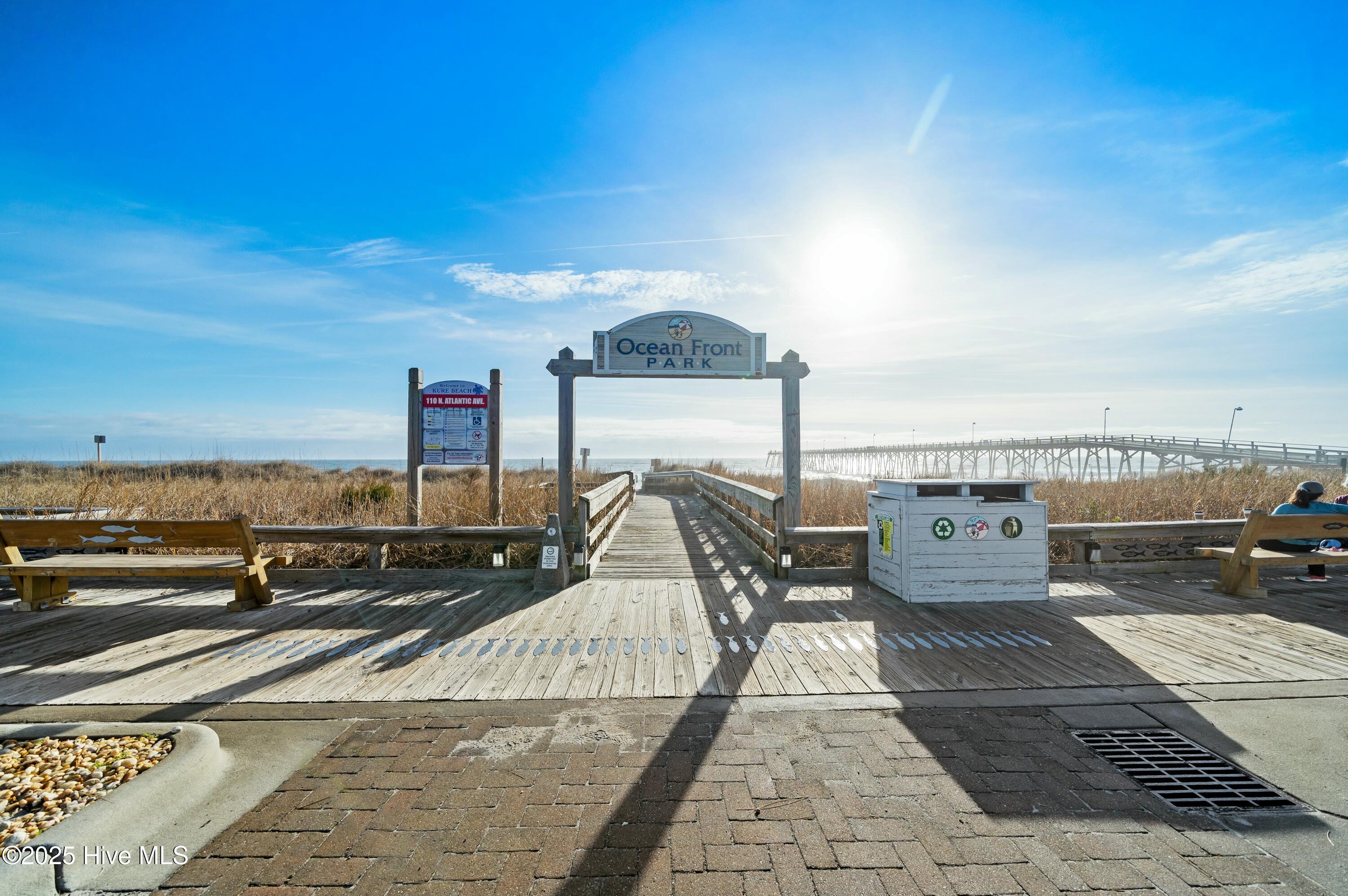 1016 Fort Fisher Boulevard S