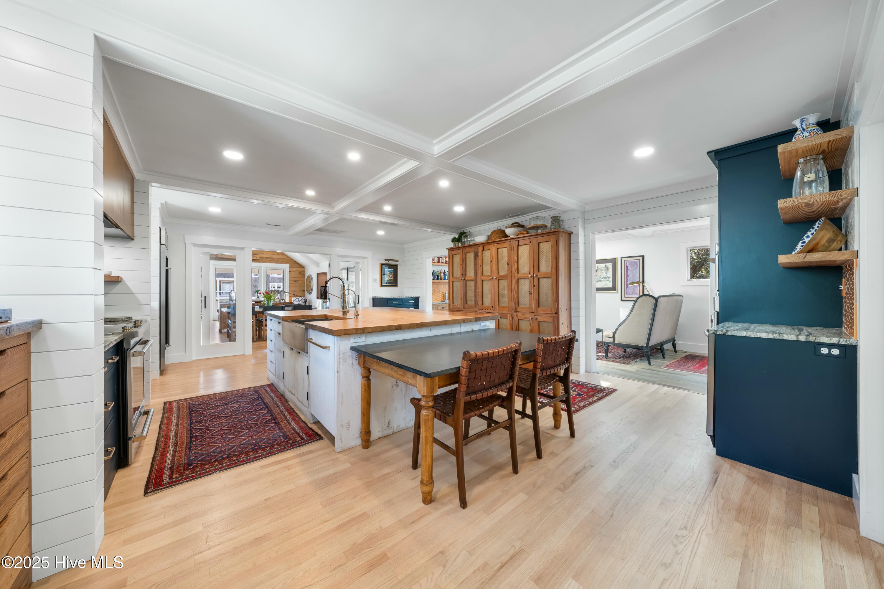 1016 Fort Fisher Boulevard S