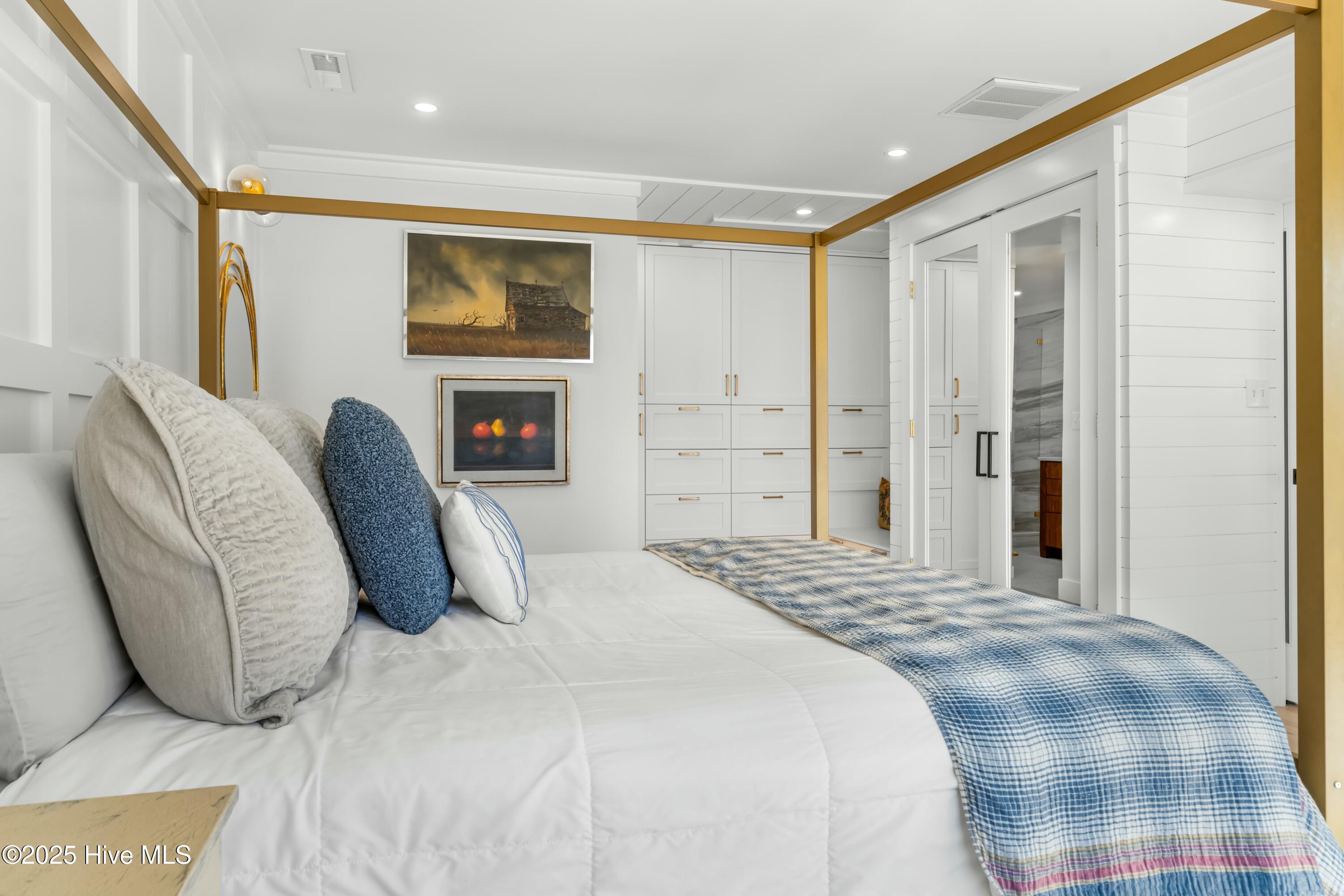 1016 Fort Fisher Boulevard S