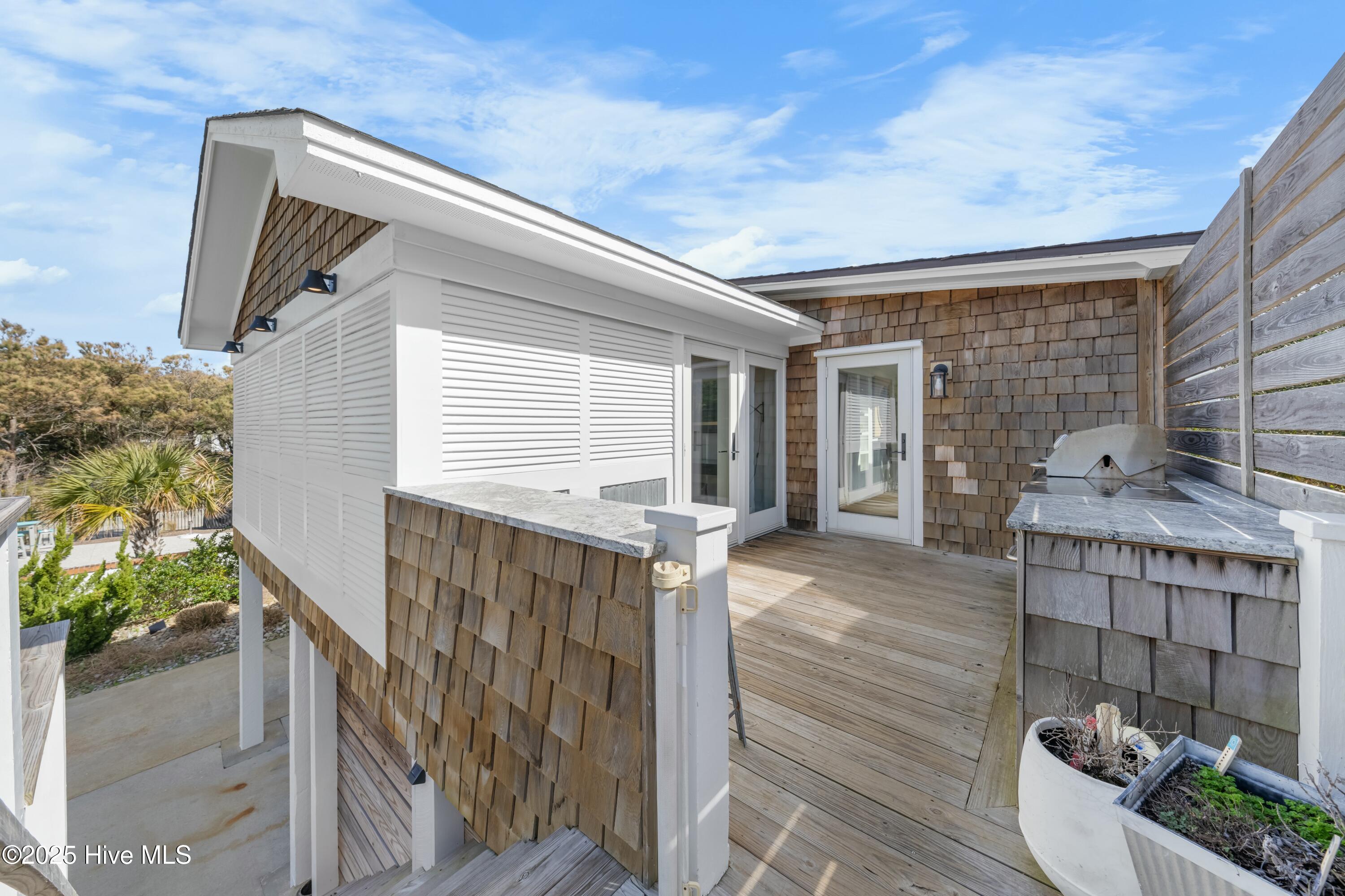 1016 Fort Fisher Boulevard S