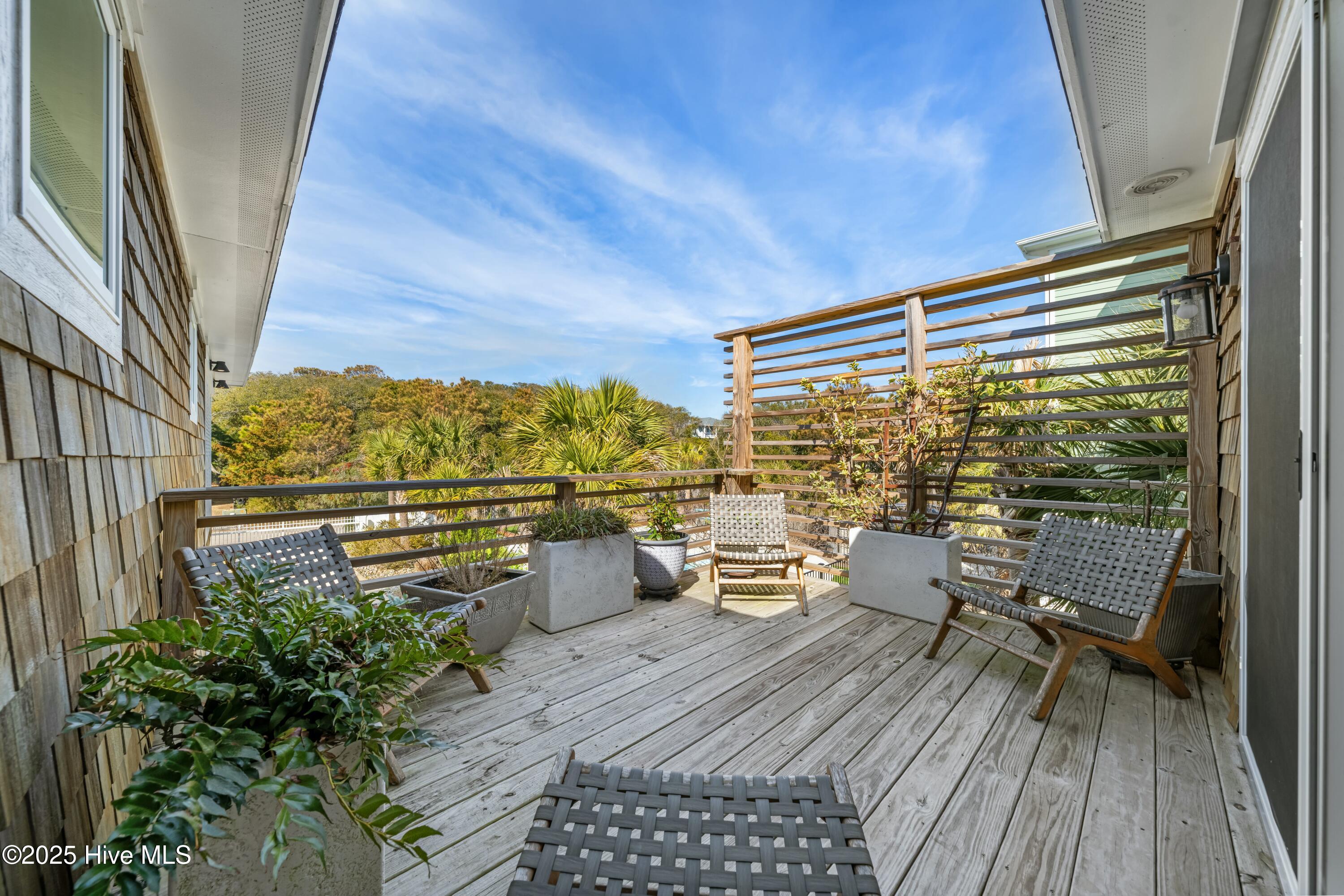 1016 Fort Fisher Boulevard S