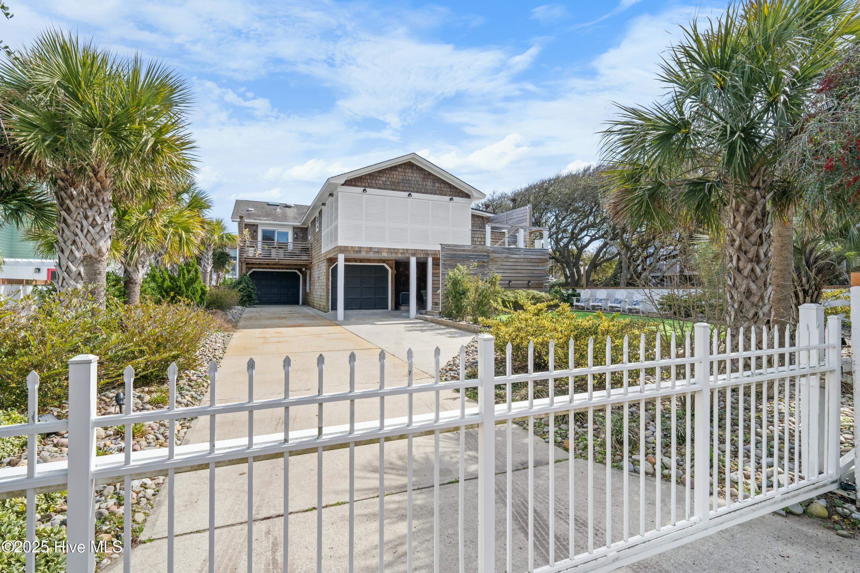 1016 Fort Fisher Boulevard S