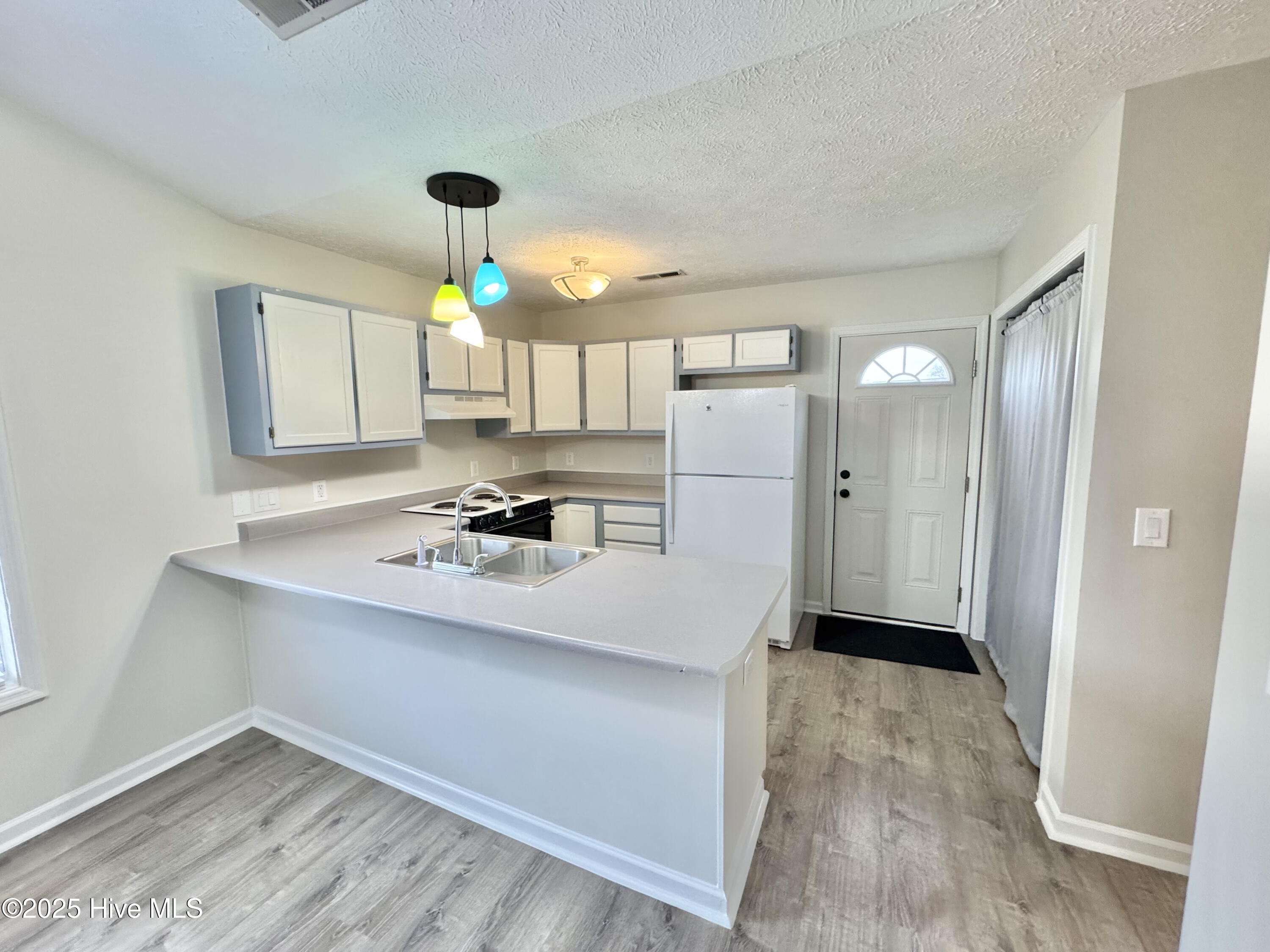 800 Caspian Court