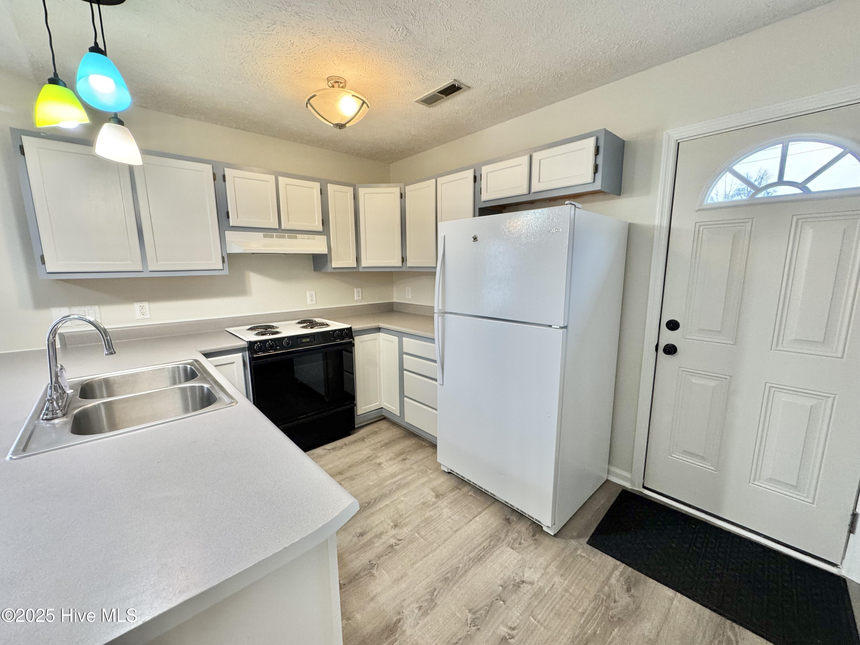 800 Caspian Court