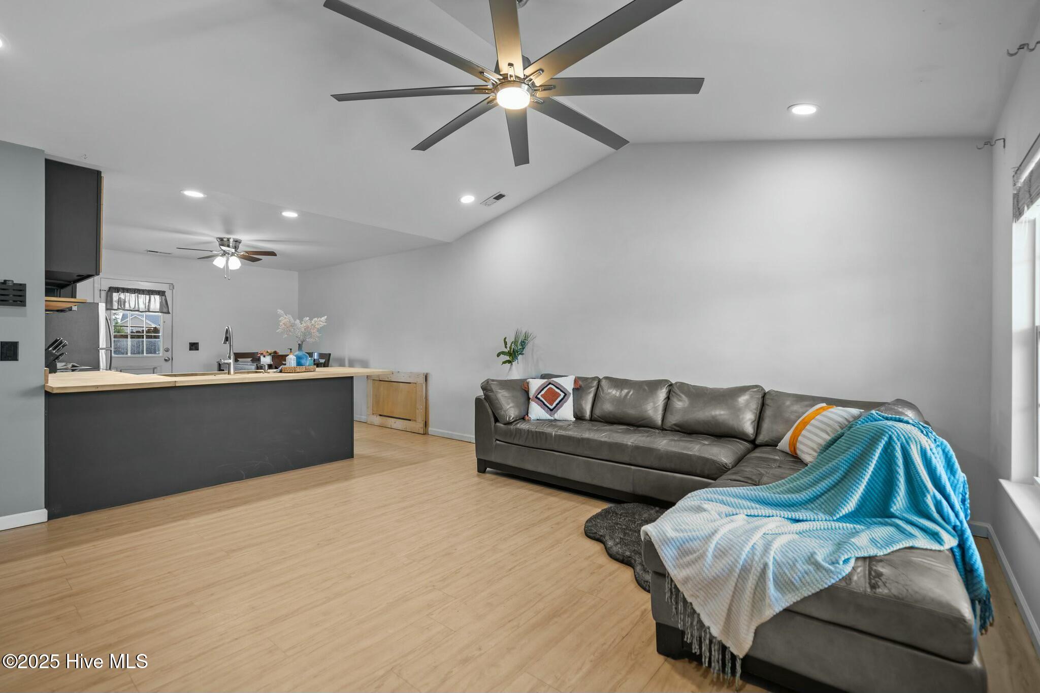 8614 Heirloom Drive NE