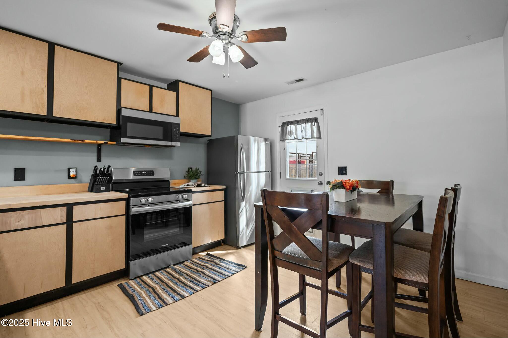 8614 Heirloom Drive NE