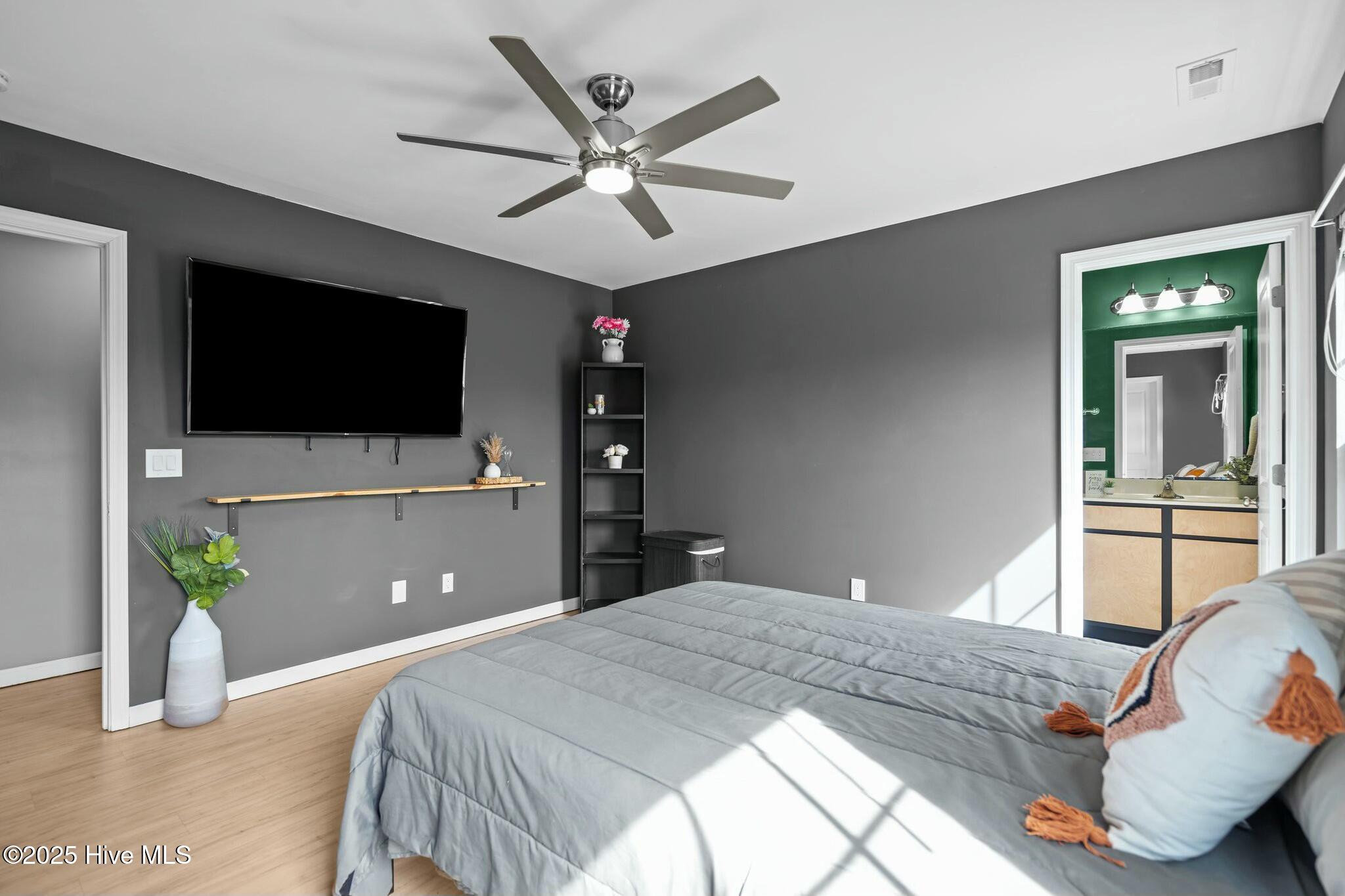 8614 Heirloom Drive NE