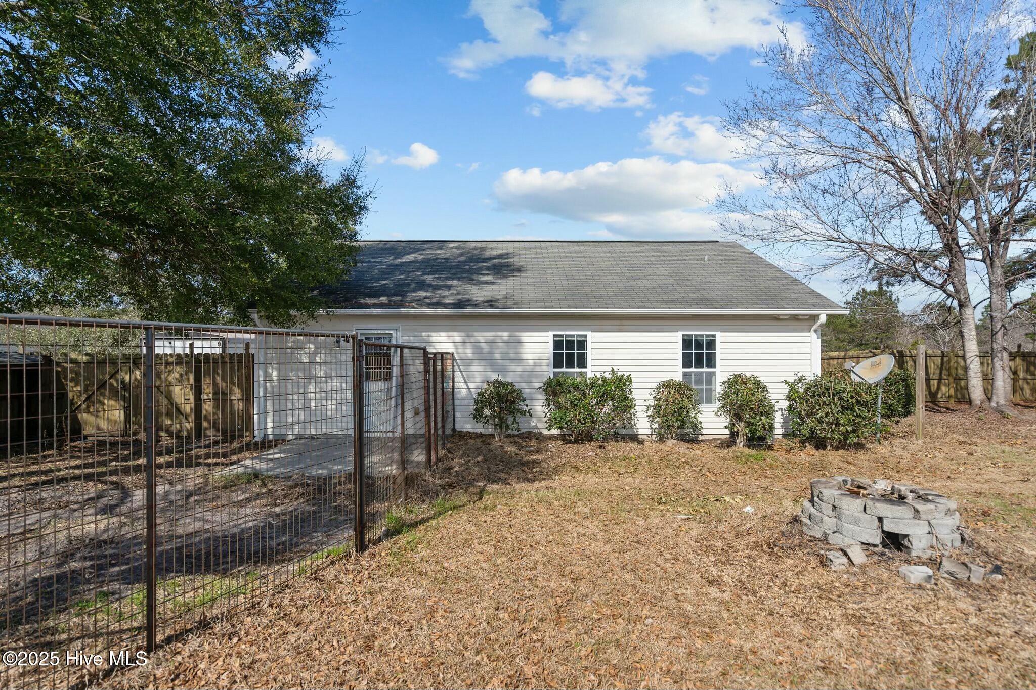 8614 Heirloom Drive NE