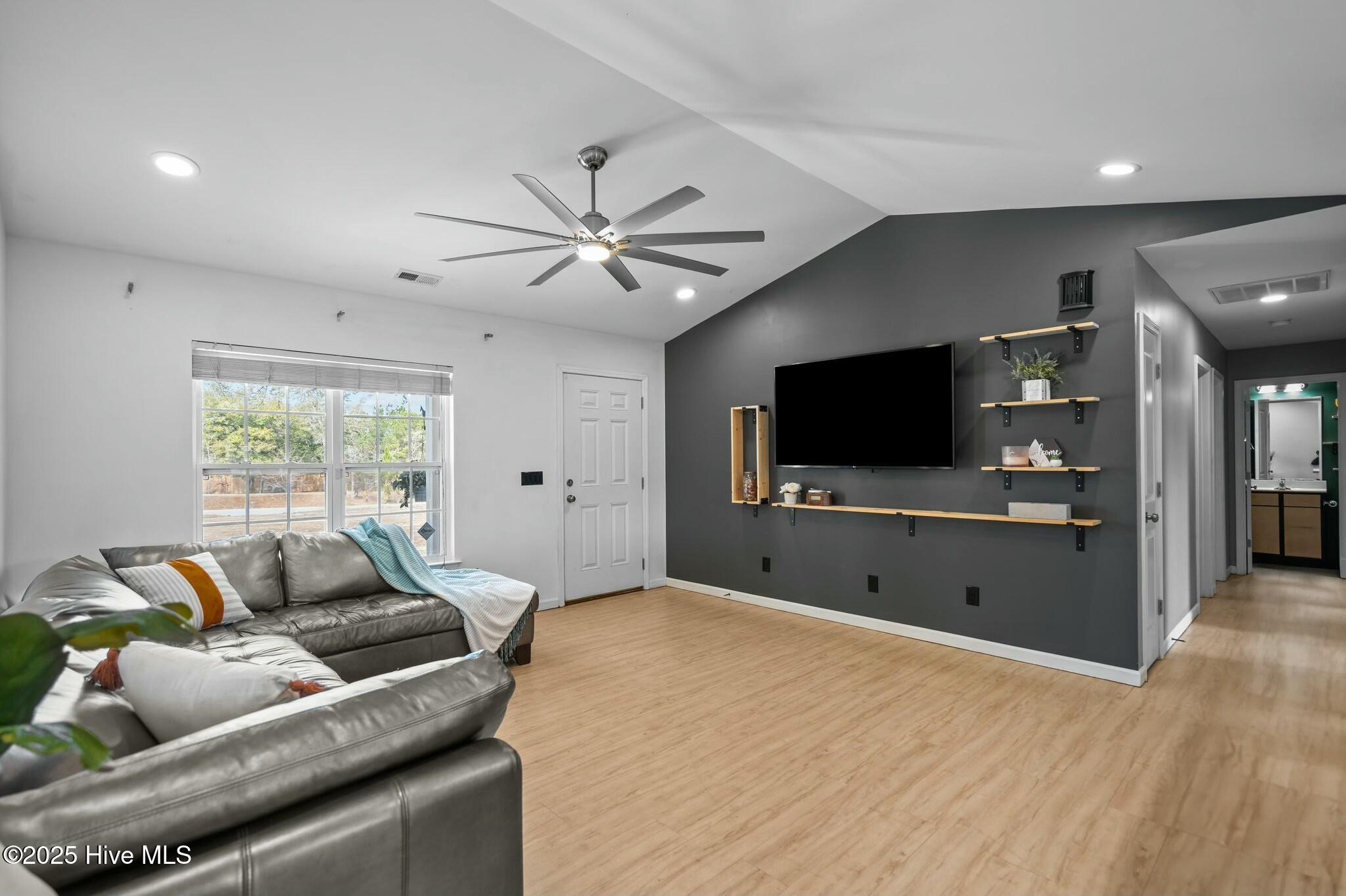 8614 Heirloom Drive NE