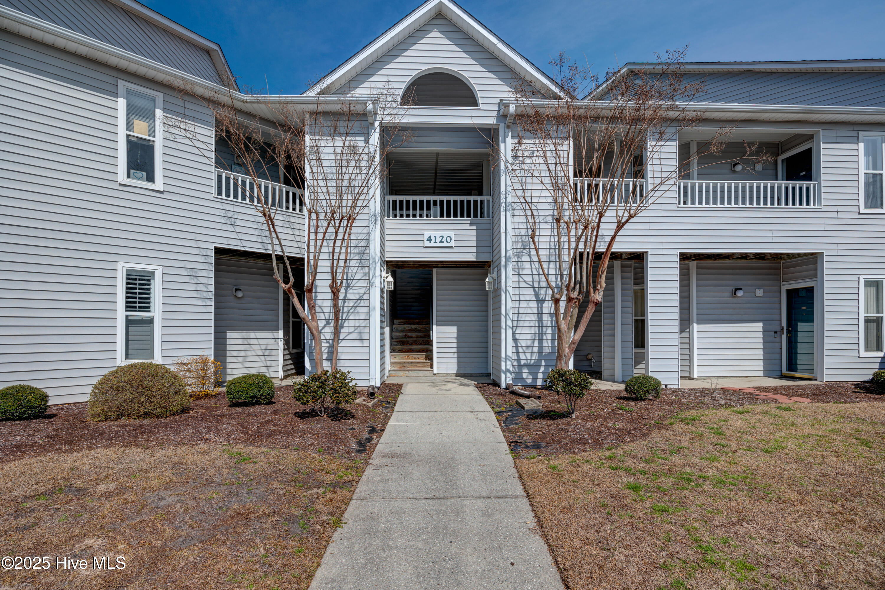 4120 Breezewood Drive Apt 203