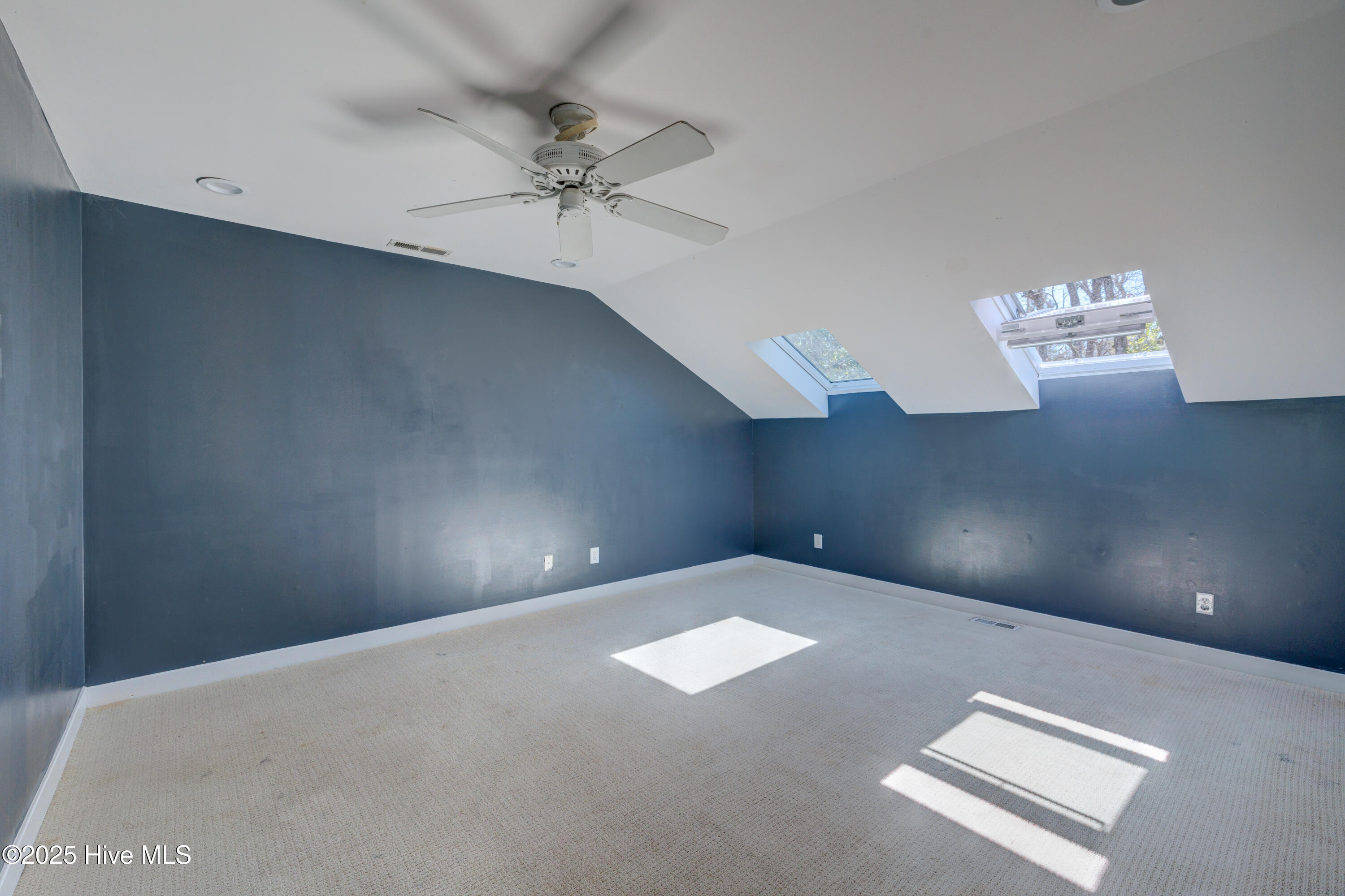 5006 Villa Place W