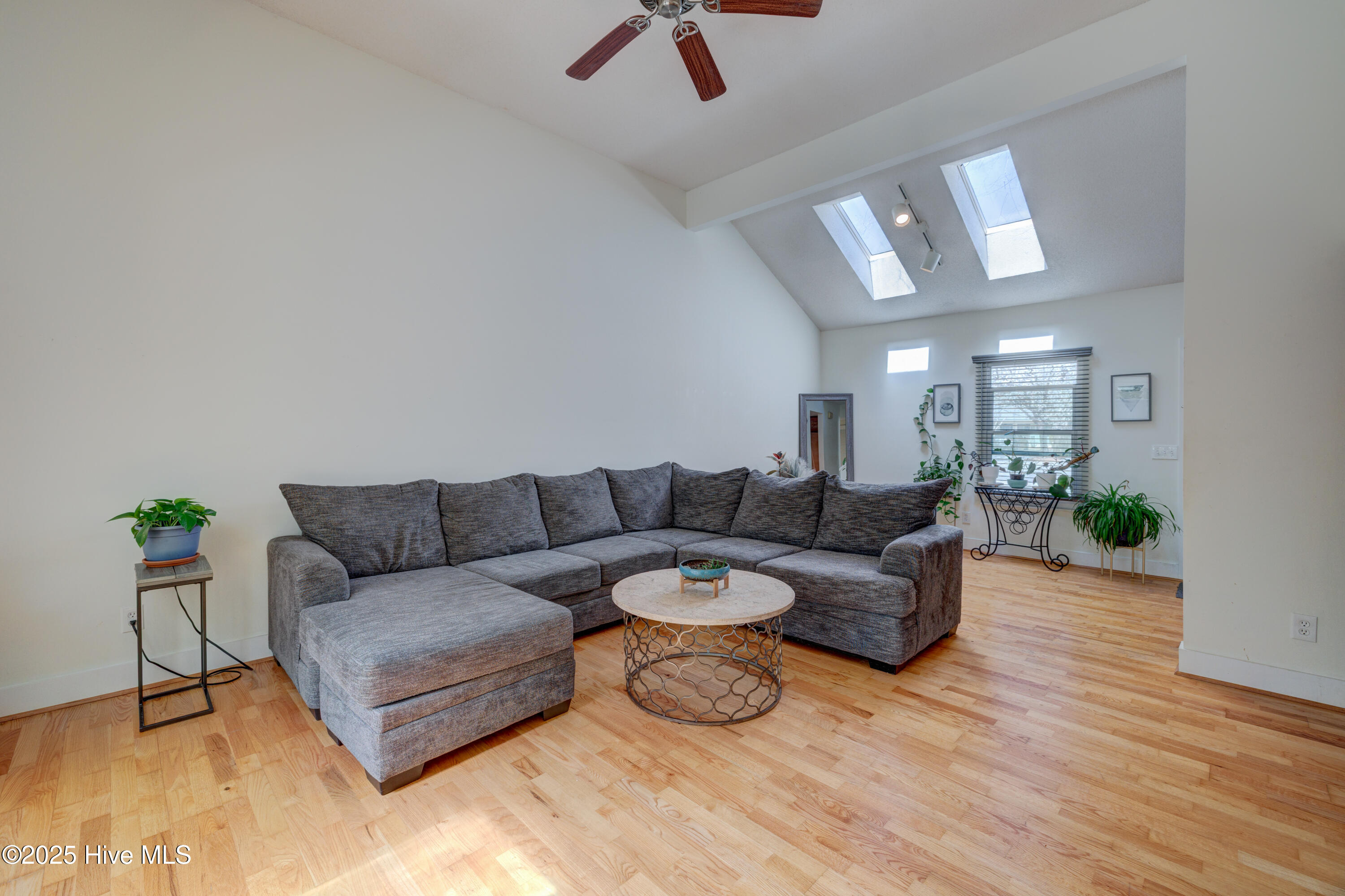 5006 Villa Place W