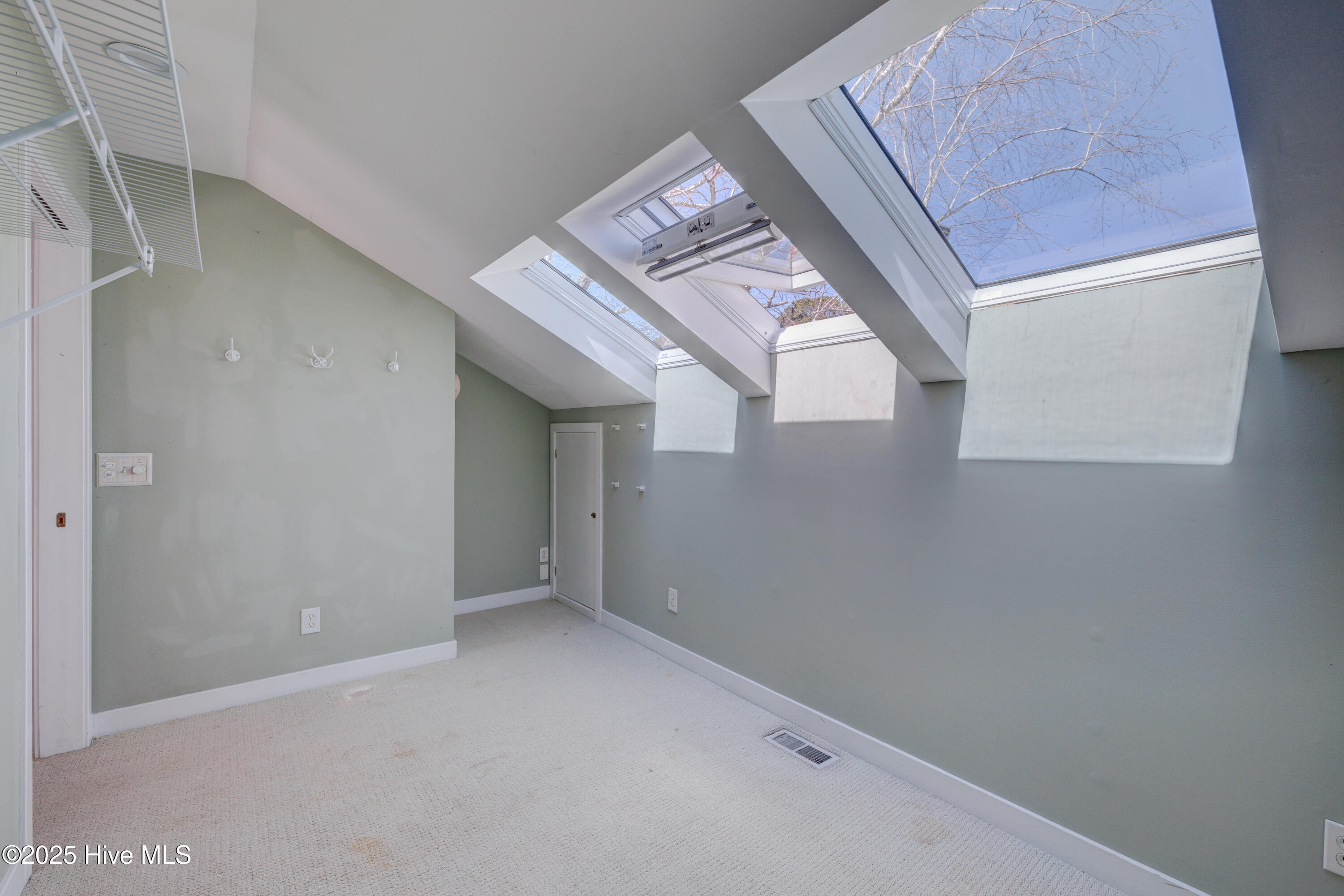 5006 Villa Place W