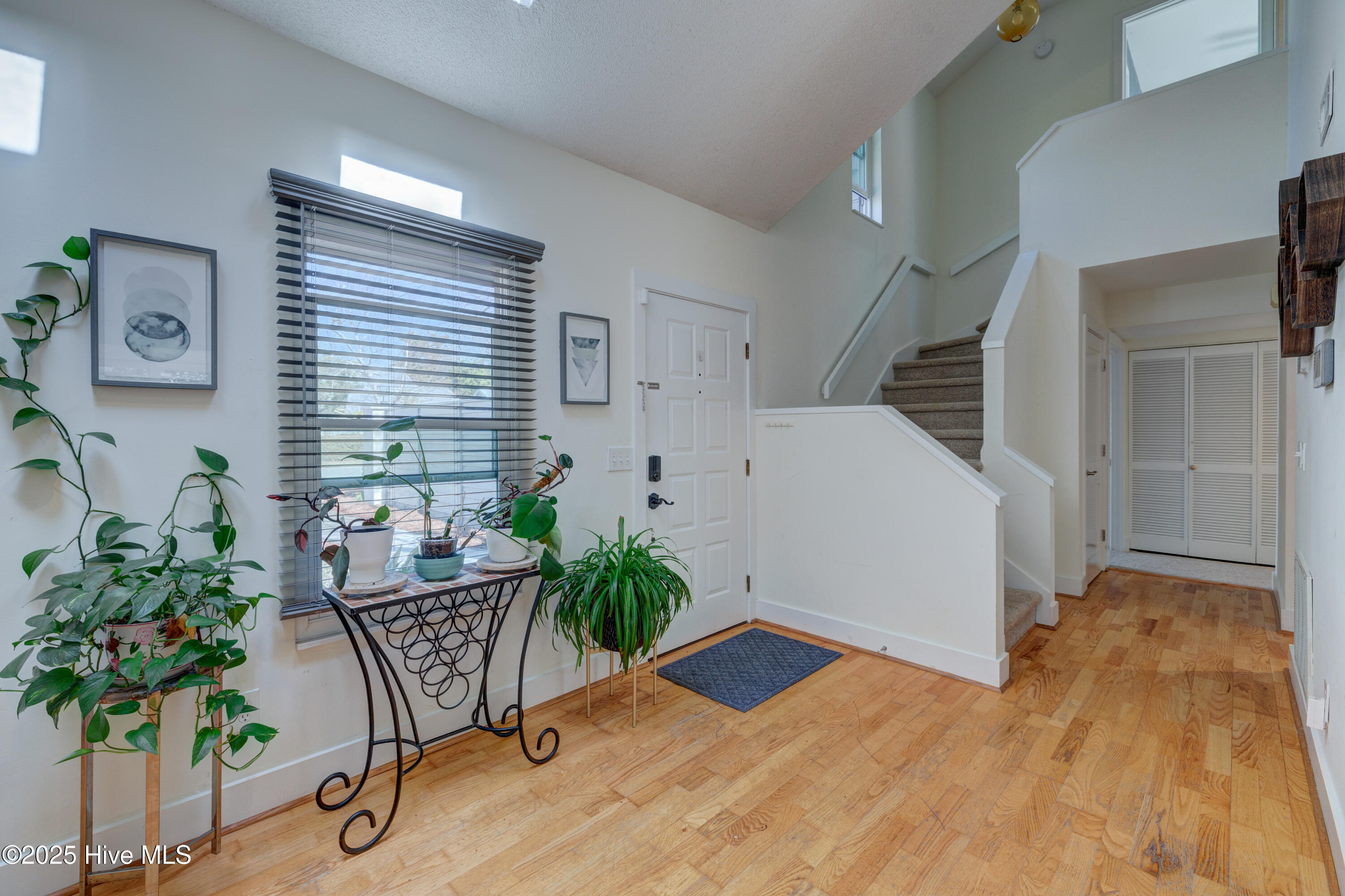 5006 Villa Place W