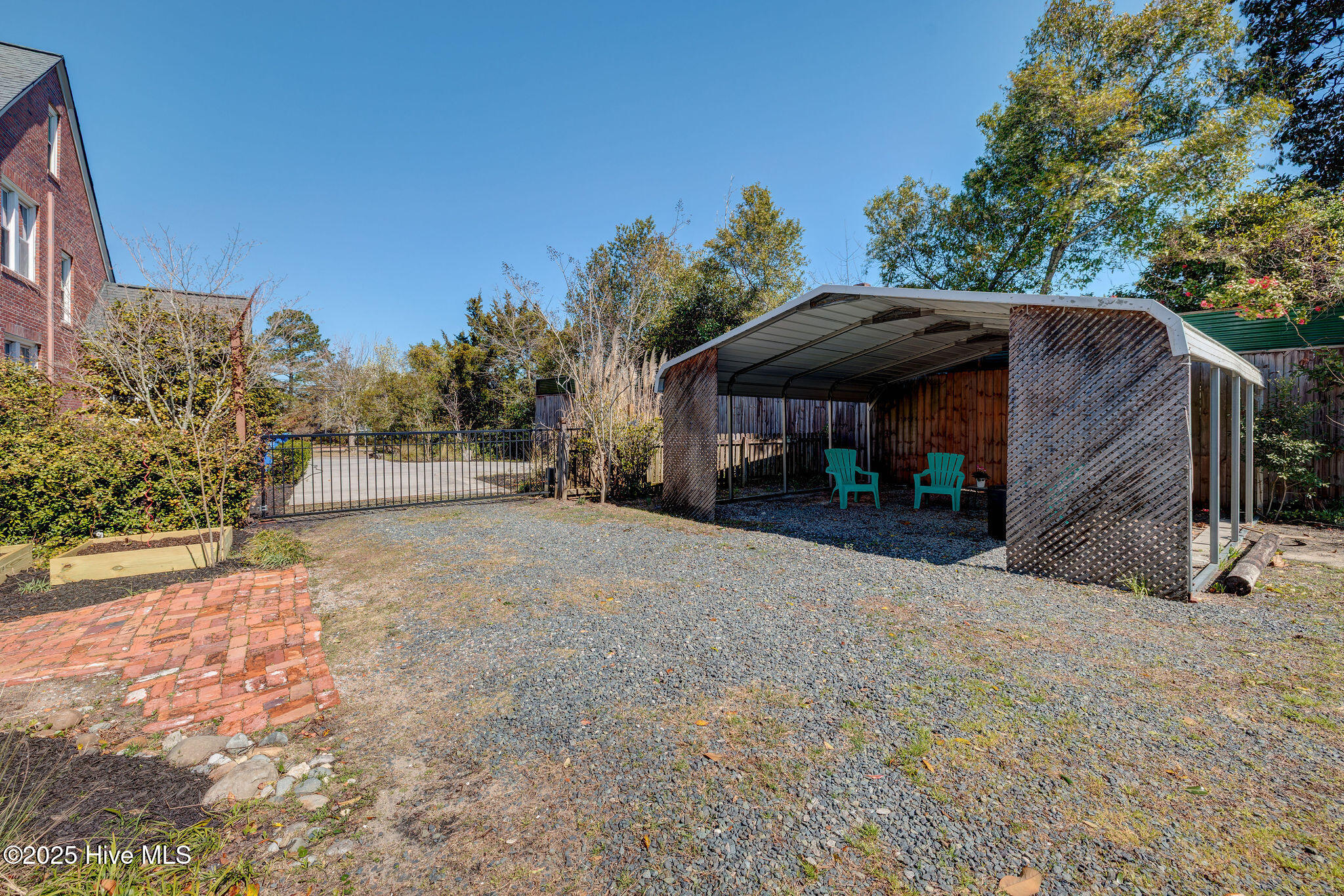 128 Northern Boulevard