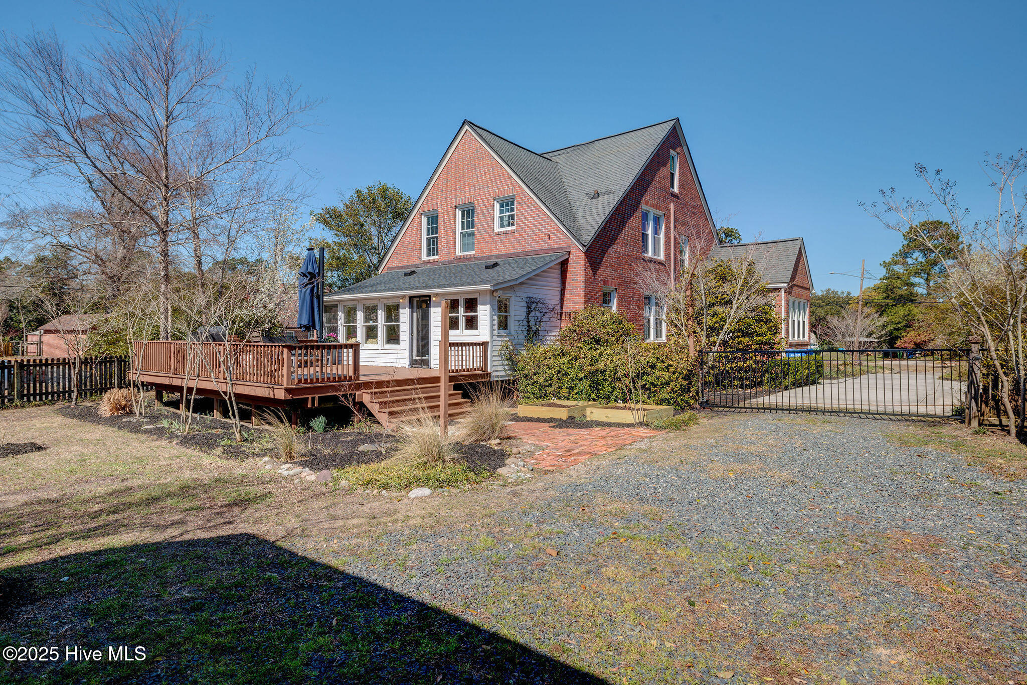 128 Northern Boulevard