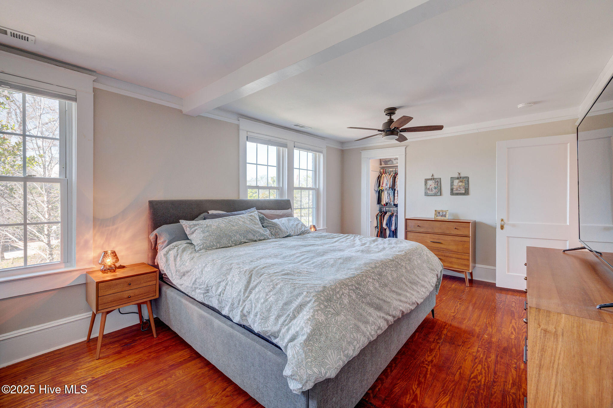 128 Northern Boulevard