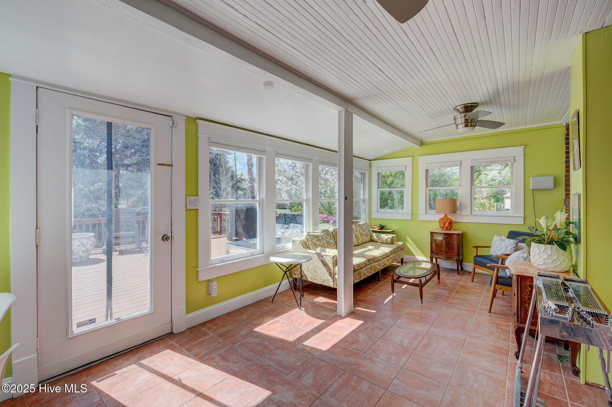 128 Northern Boulevard