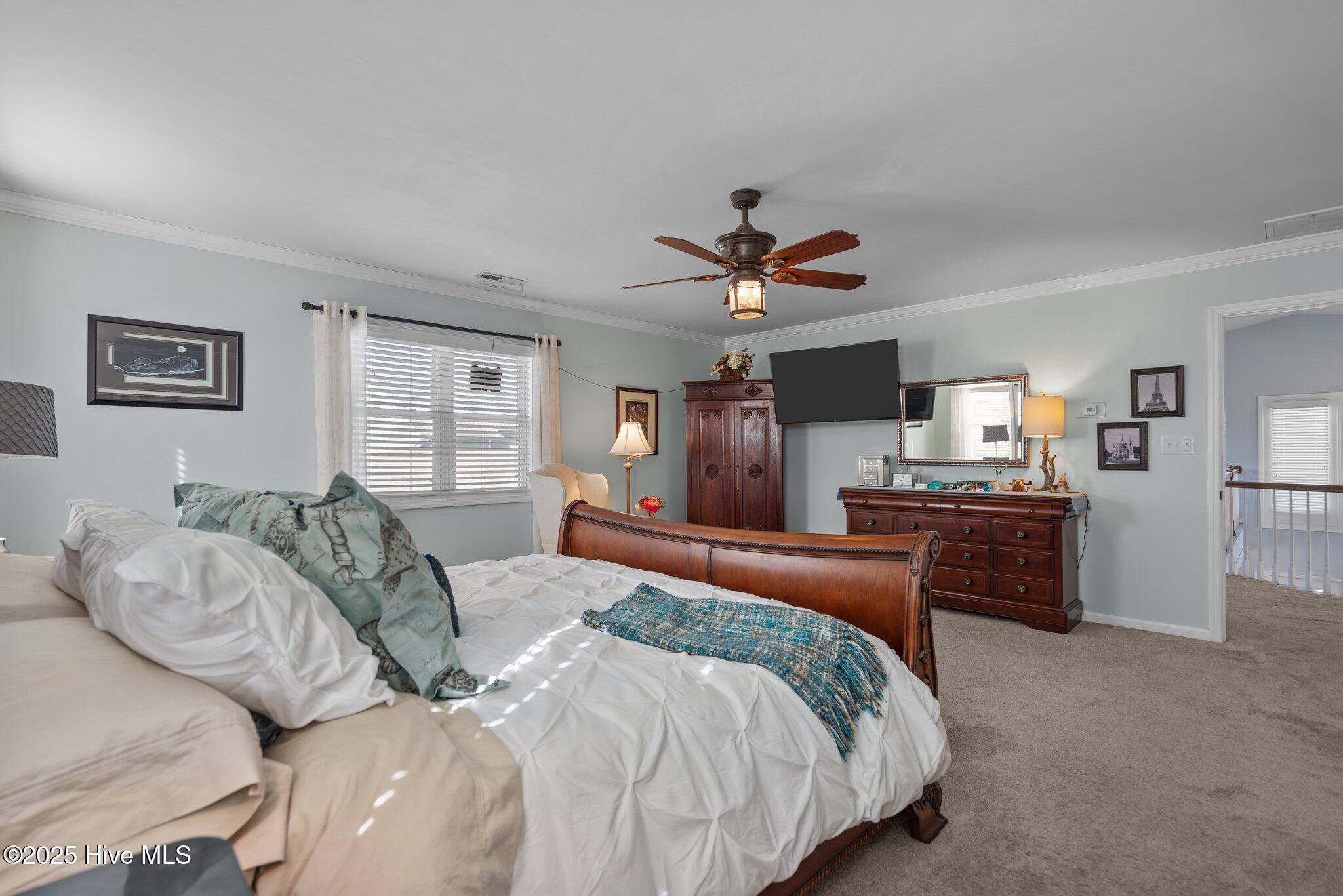 927 Coast Walk Lane