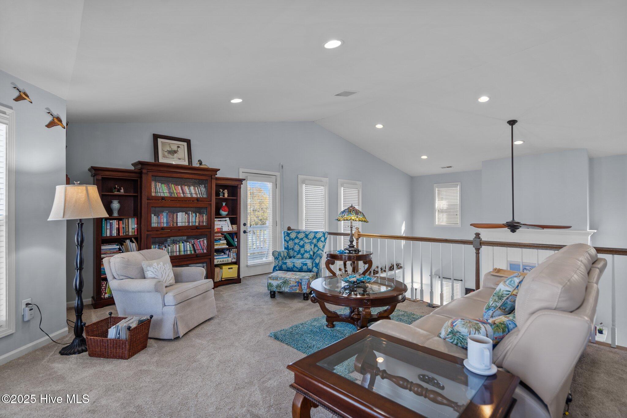 927 Coast Walk Lane