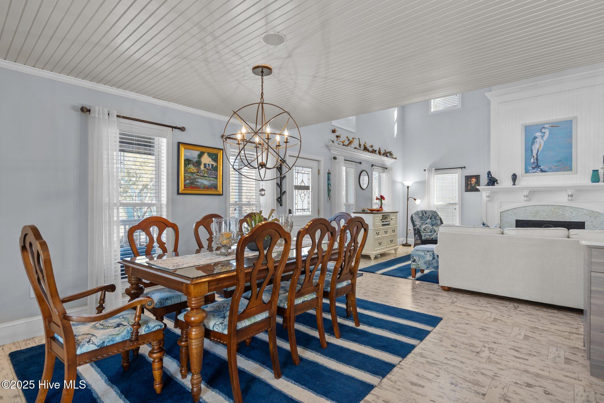 927 Coast Walk Lane