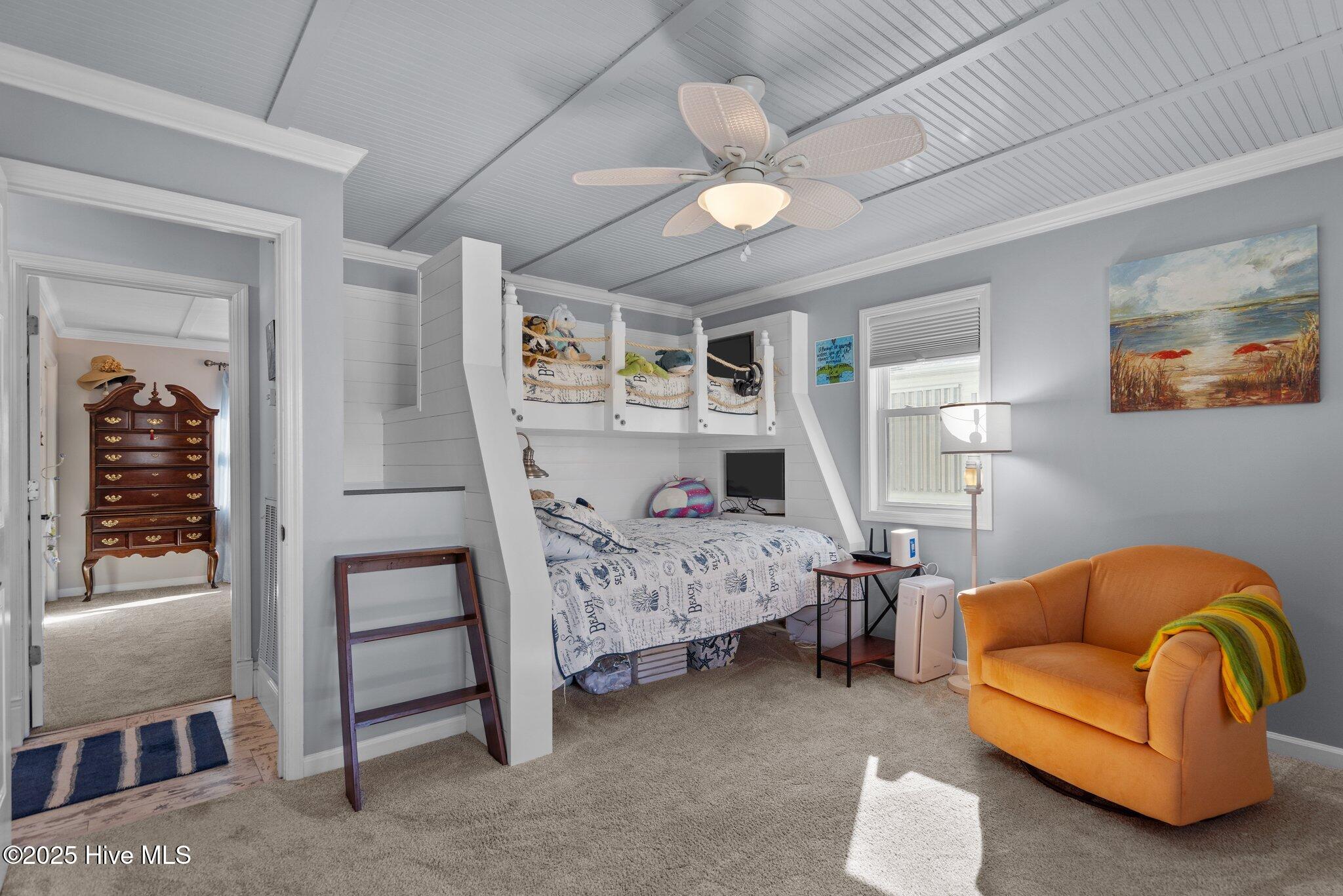 927 Coast Walk Lane