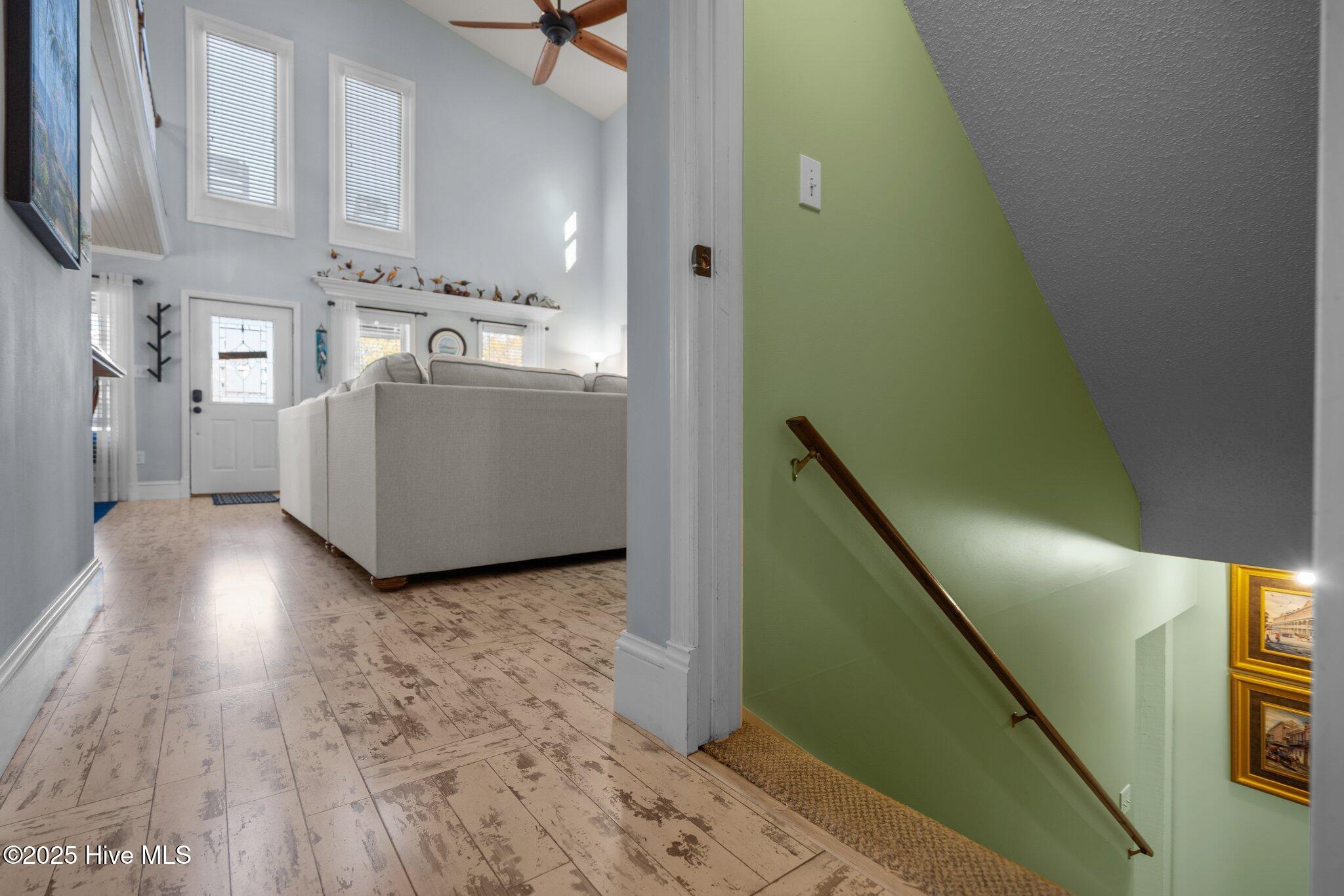 927 Coast Walk Lane