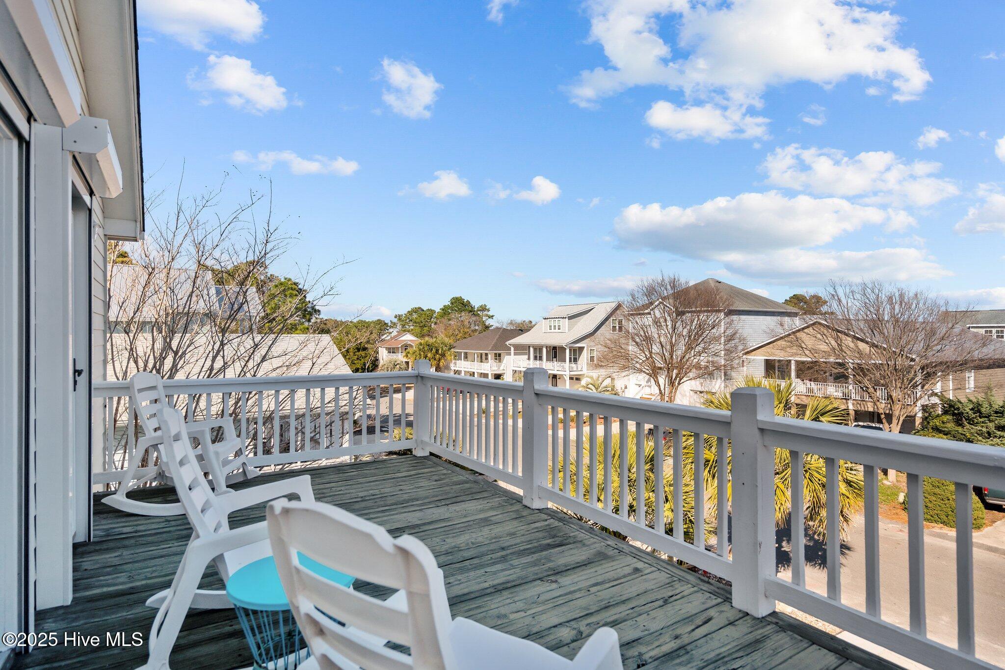 927 Coast Walk Lane