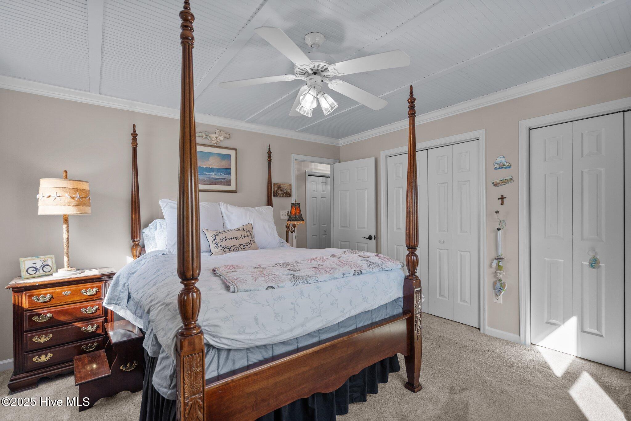 927 Coast Walk Lane