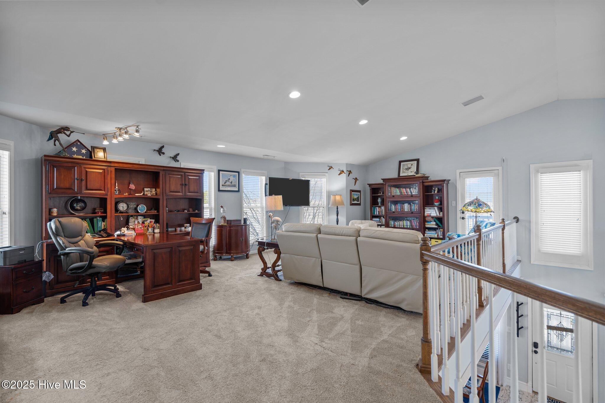 927 Coast Walk Lane