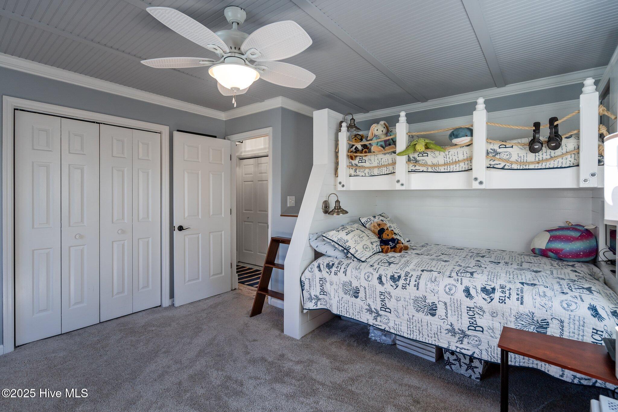 927 Coast Walk Lane