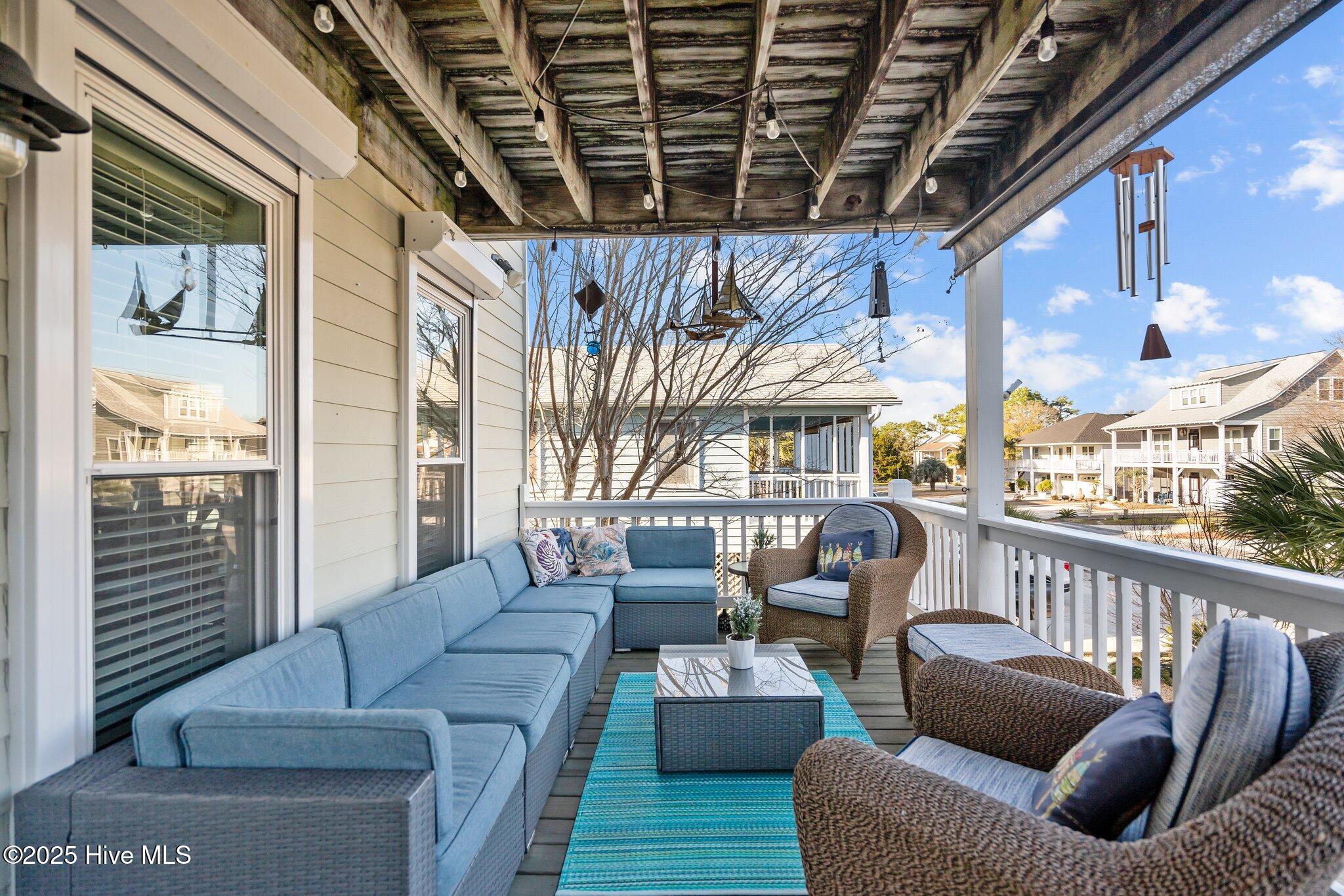 927 Coast Walk Lane