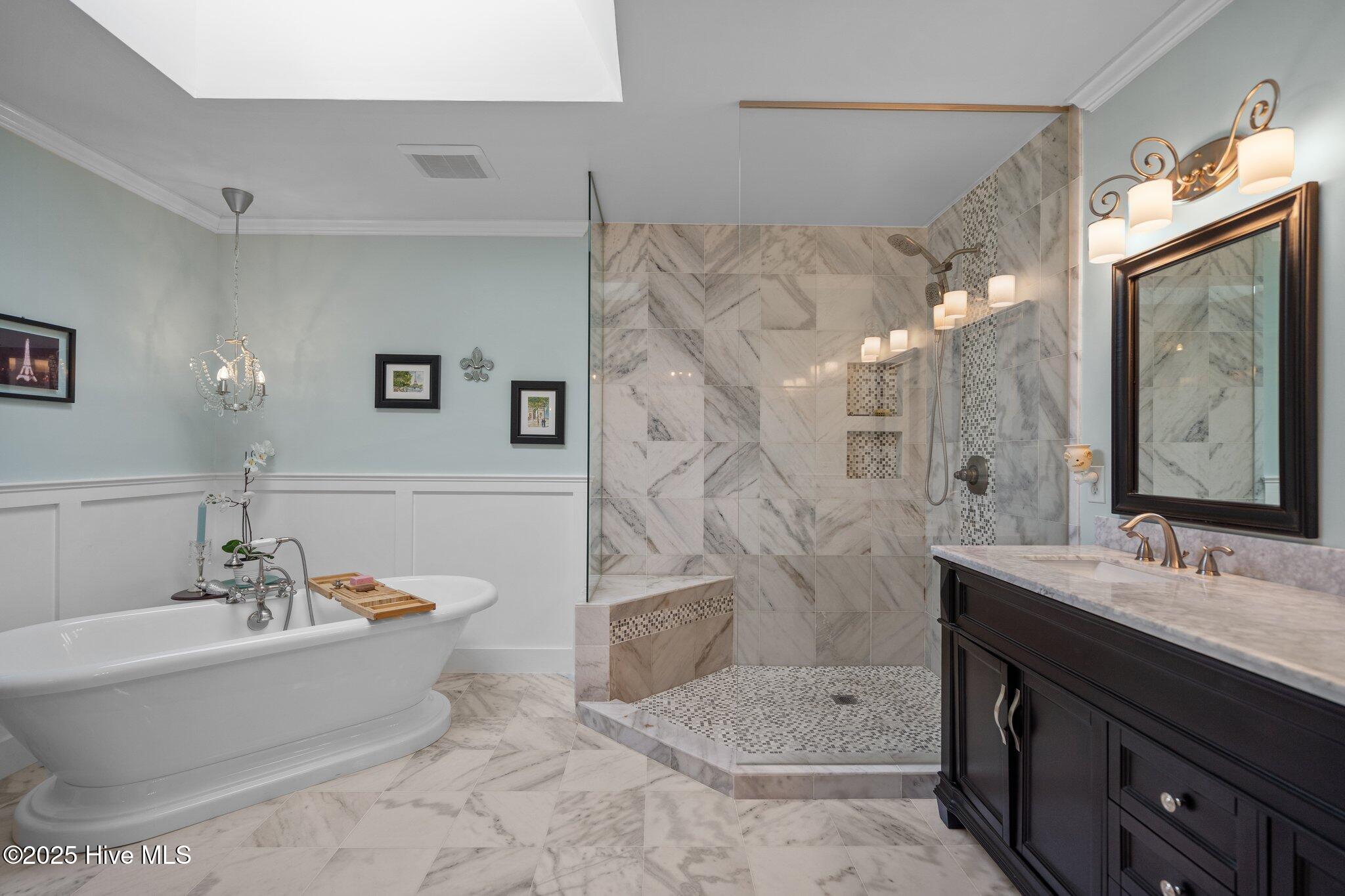 927 Coast Walk Lane