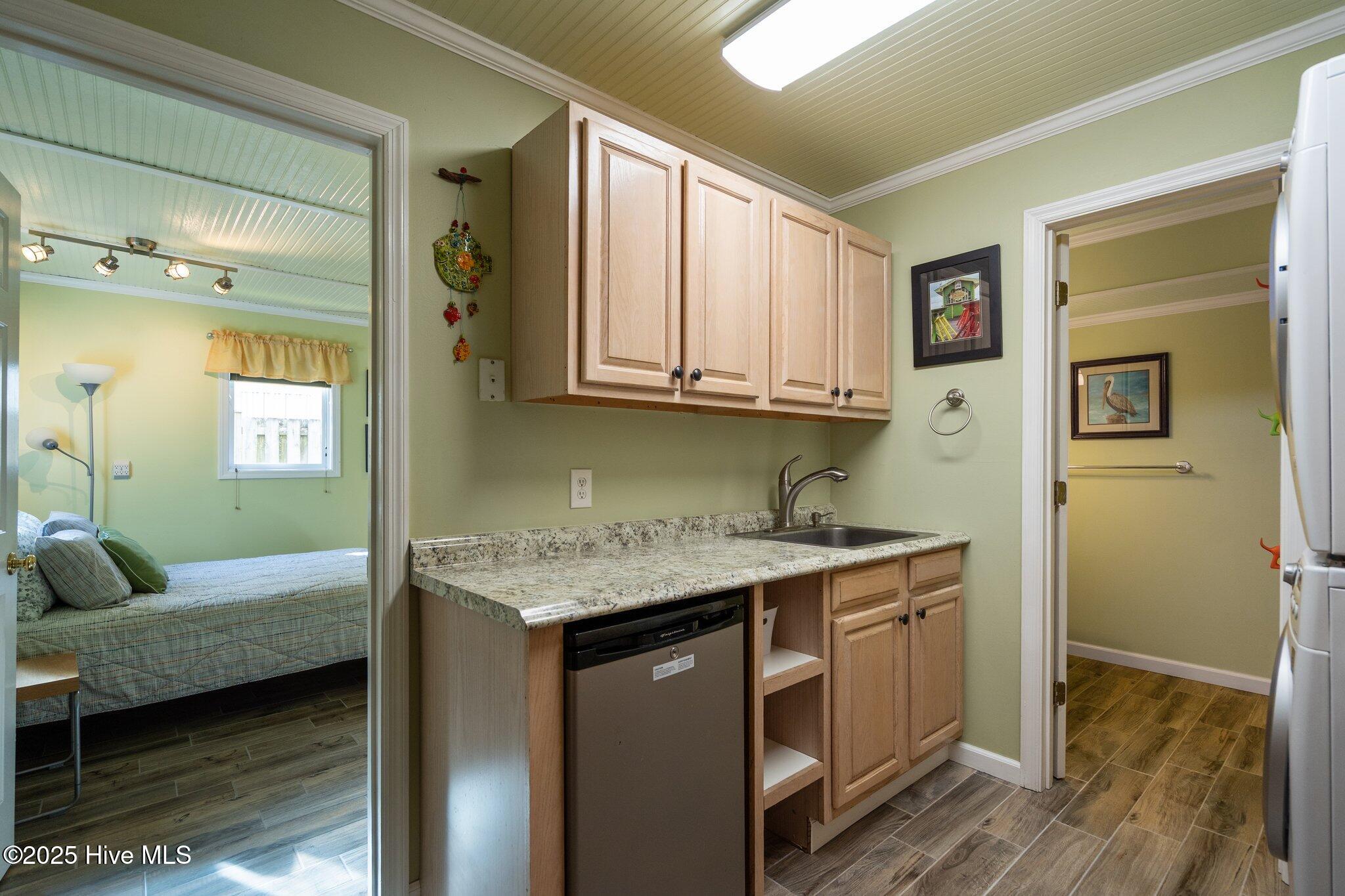 927 Coast Walk Lane