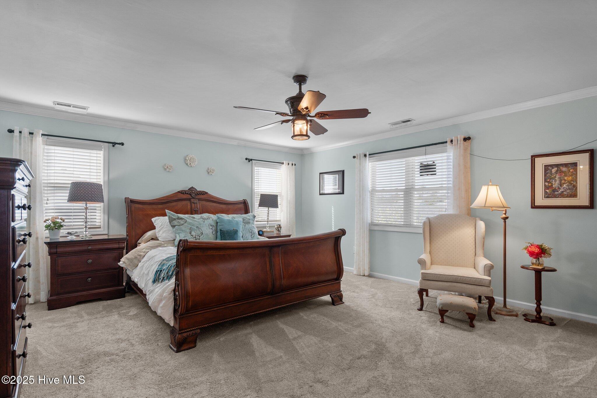 927 Coast Walk Lane