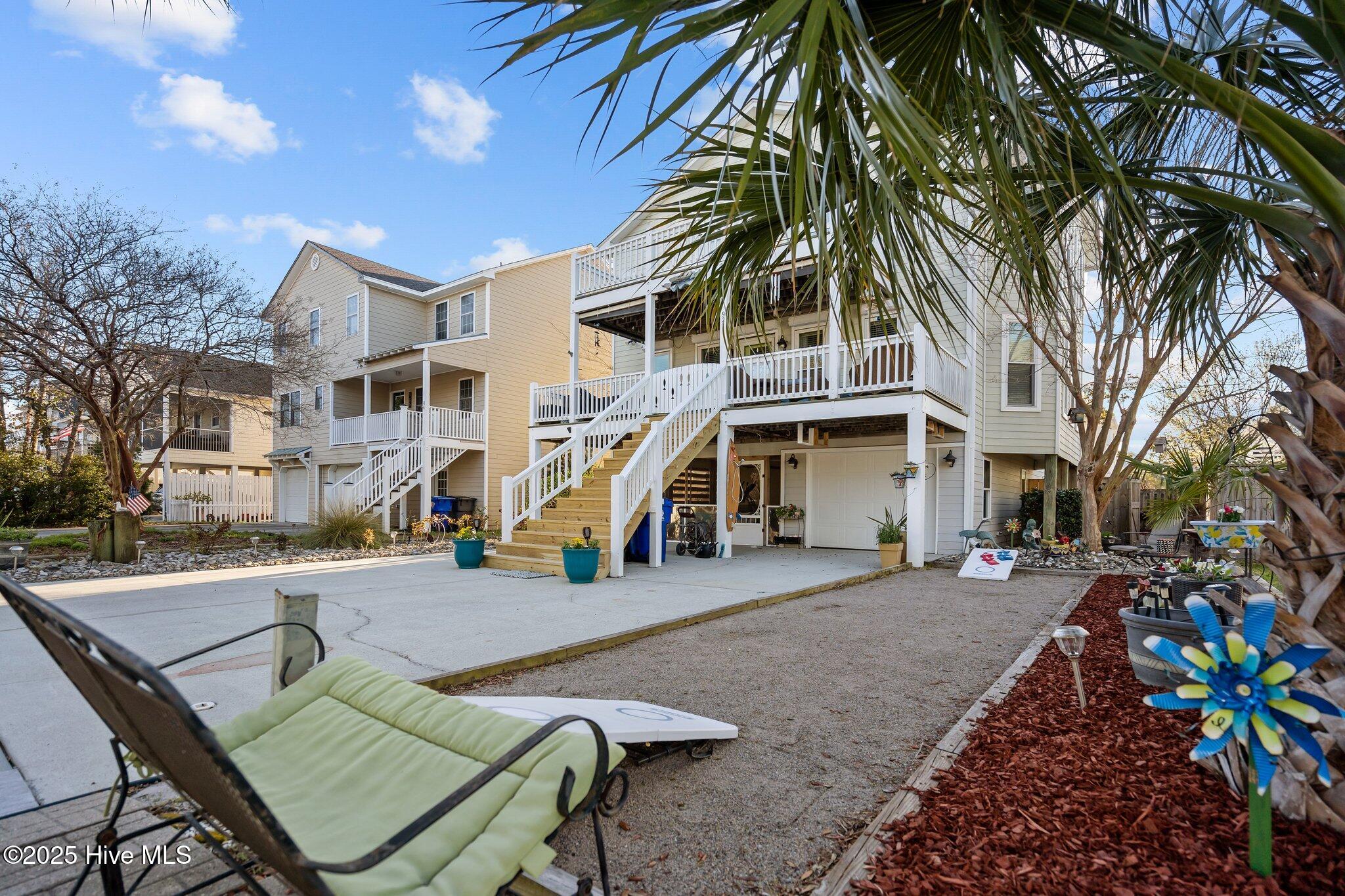 927 Coast Walk Lane