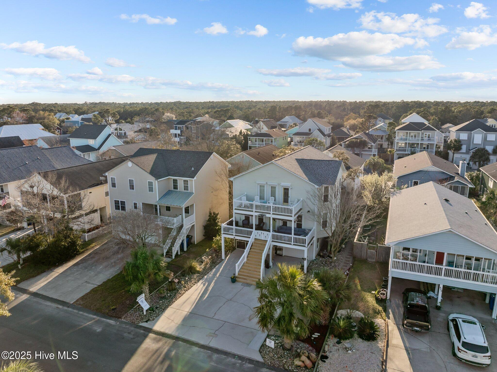 927 Coast Walk Lane