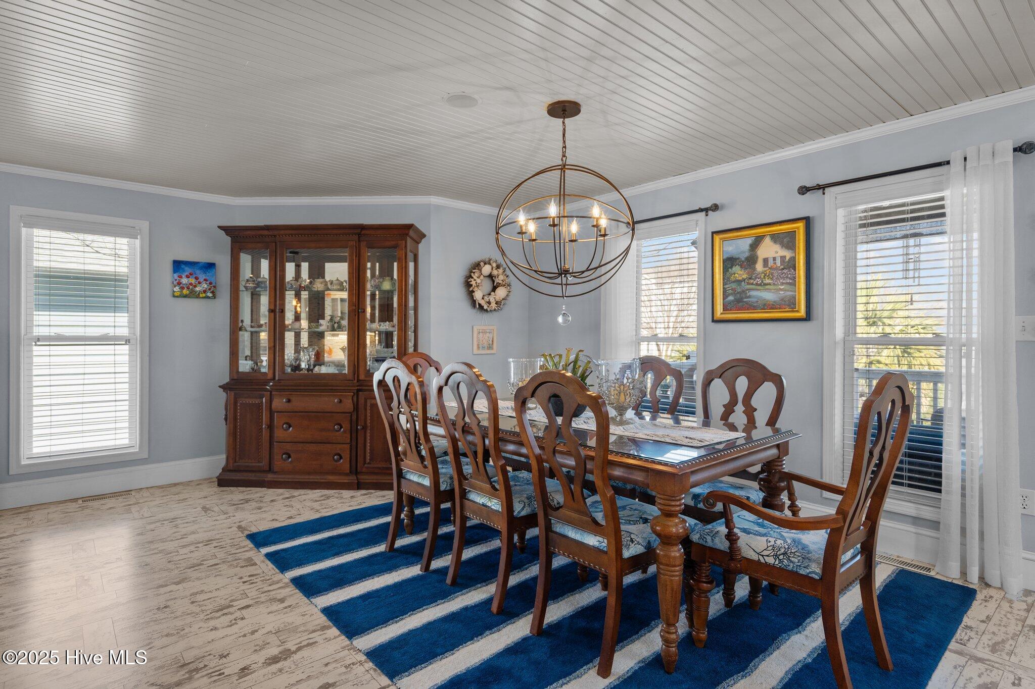 927 Coast Walk Lane