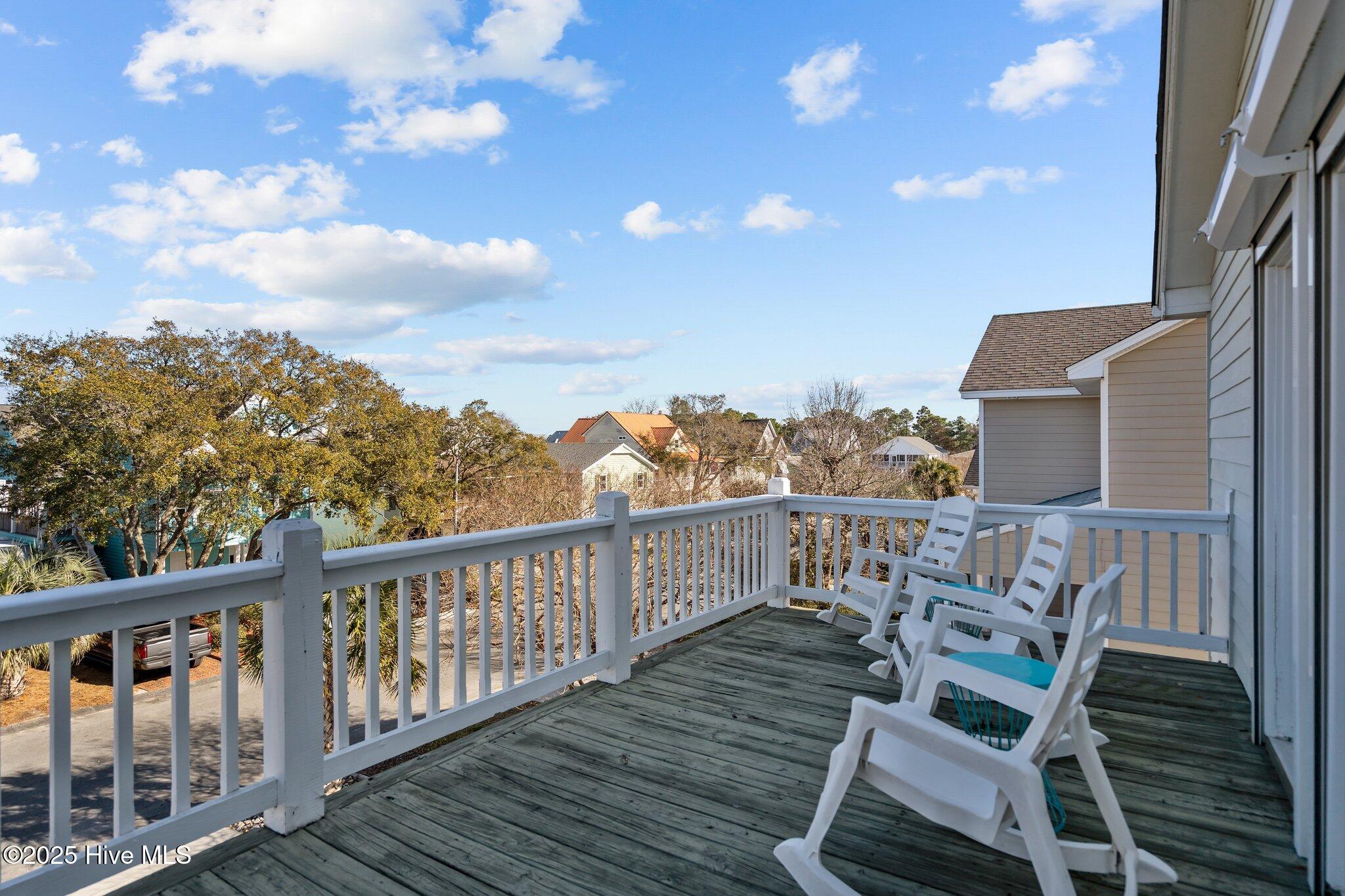 927 Coast Walk Lane