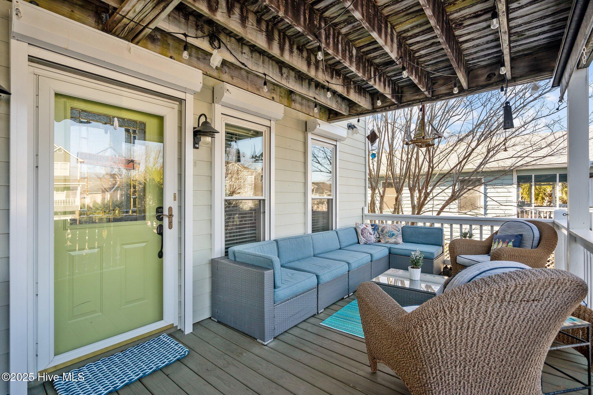 927 Coast Walk Lane