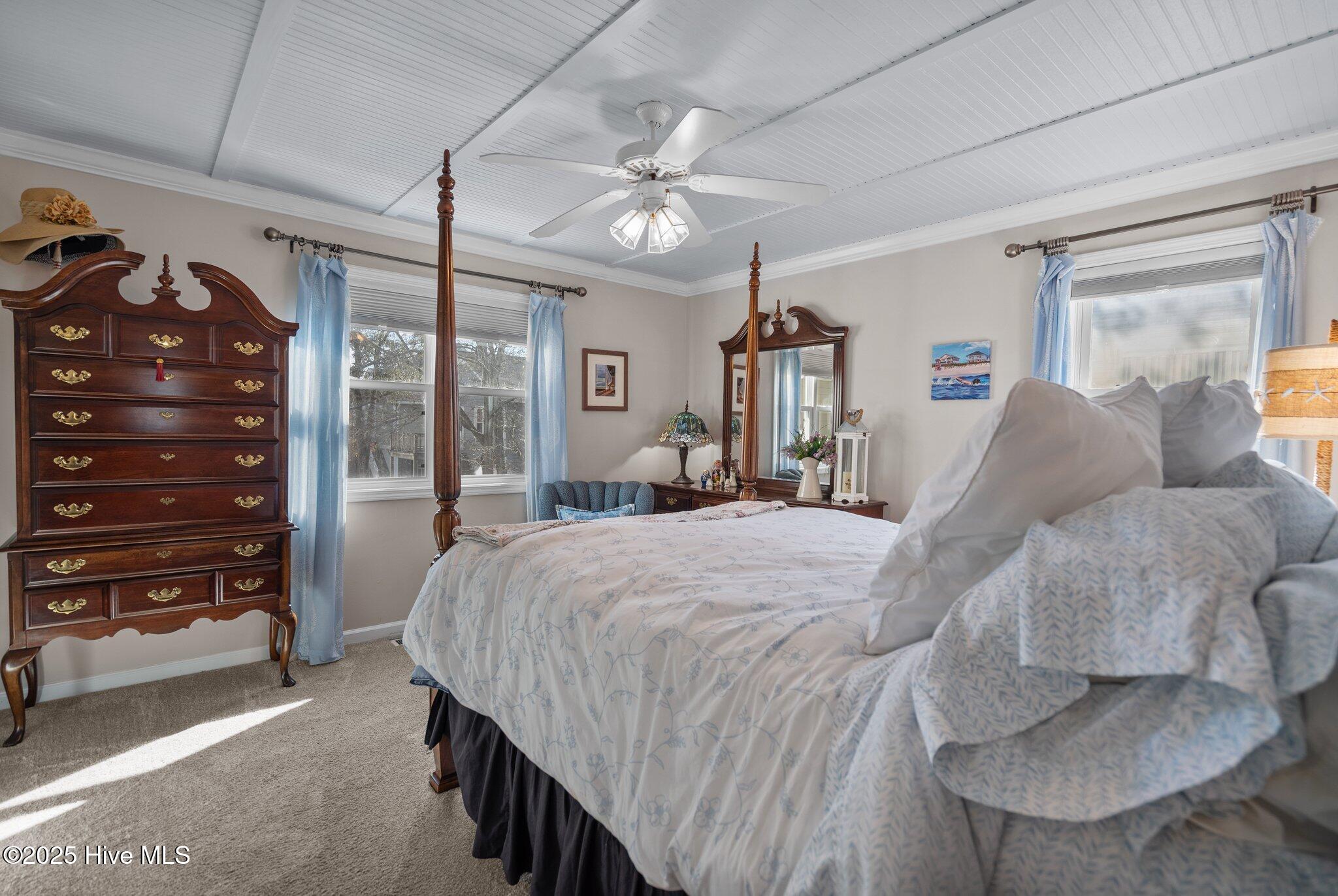 927 Coast Walk Lane