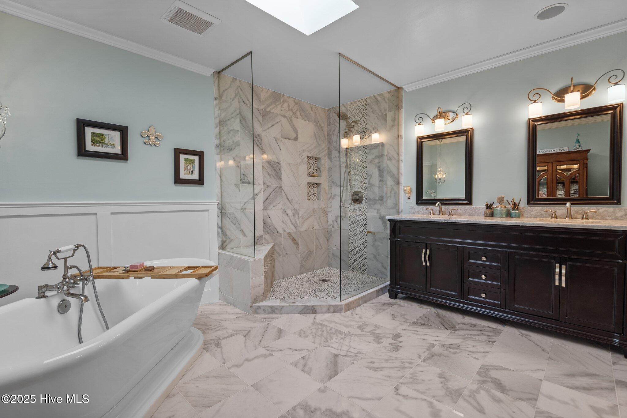 927 Coast Walk Lane