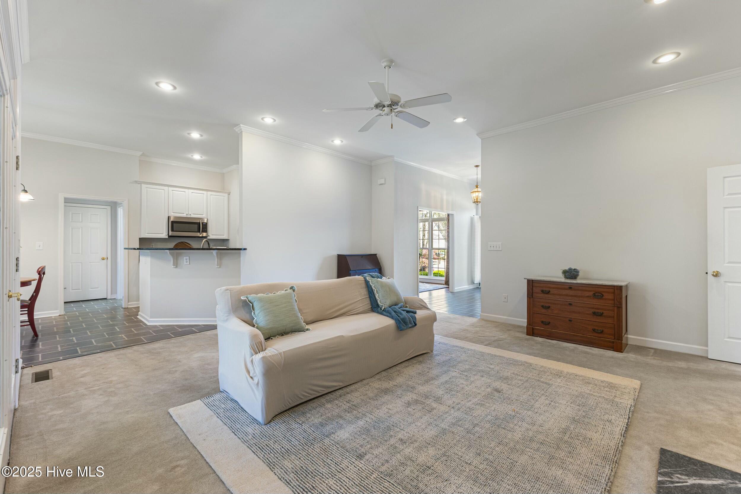 635 Airlie Road