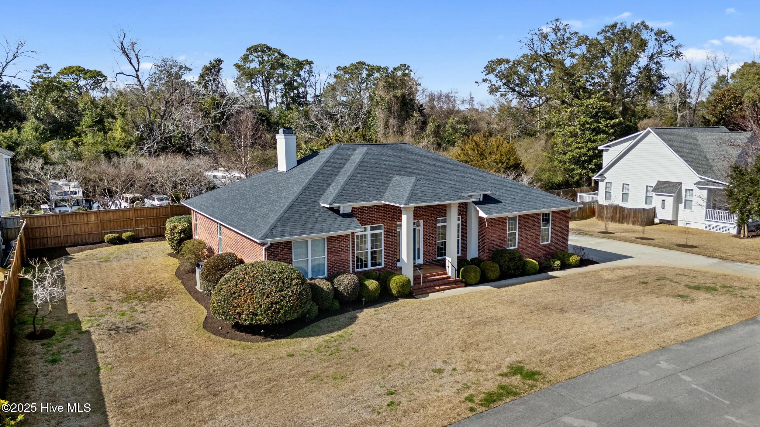 635 Airlie Road