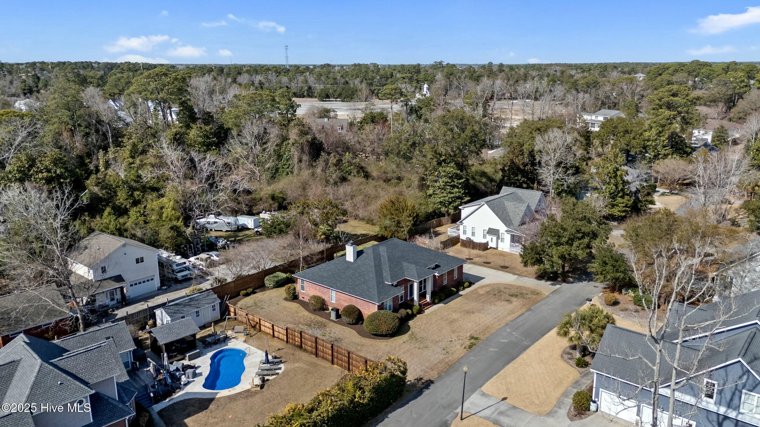 635 Airlie Road