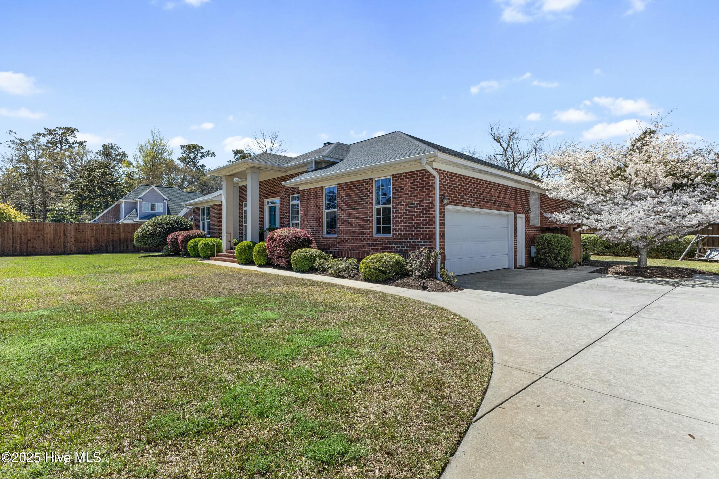635 Airlie Road